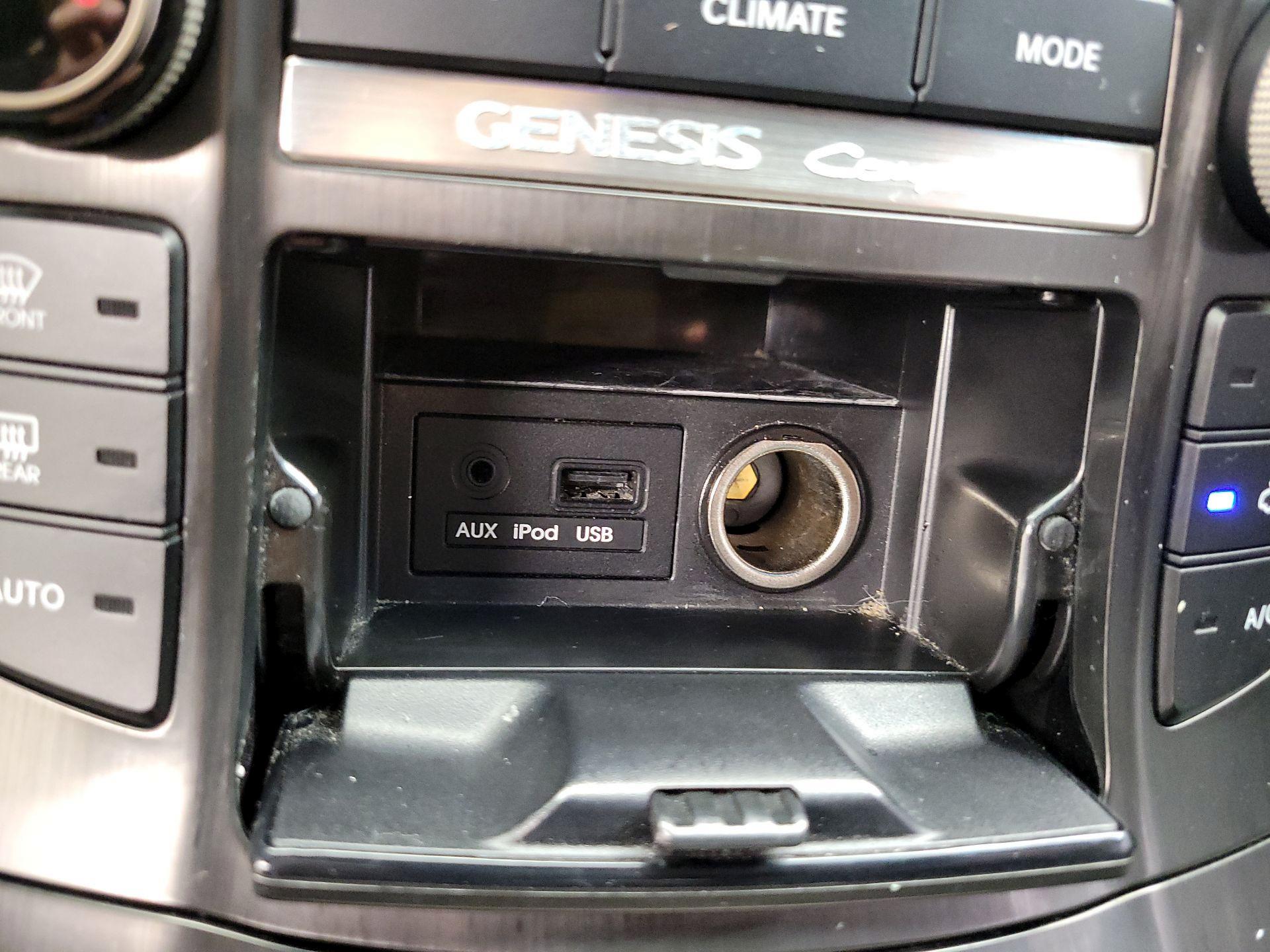 Thumbnail: 2014 Hyundai Genesis - 18