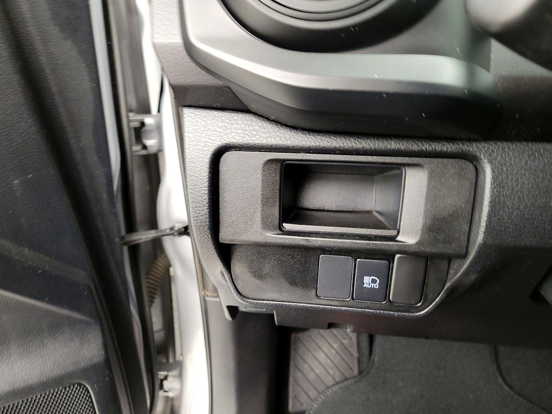 Thumbnail: 2019 Toyota Tacoma - 13