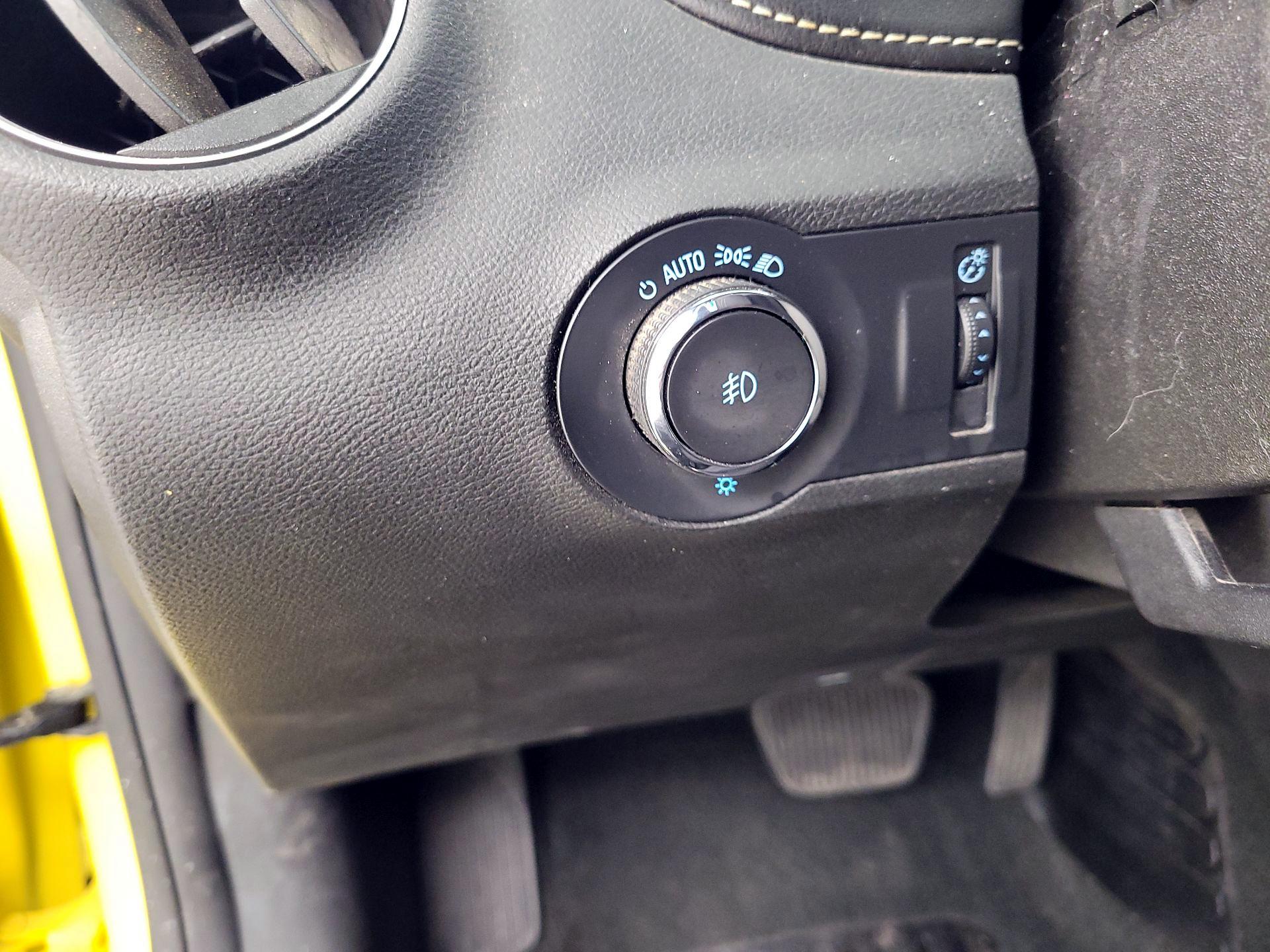 Thumbnail: 2014 Chevrolet Camaro - 13