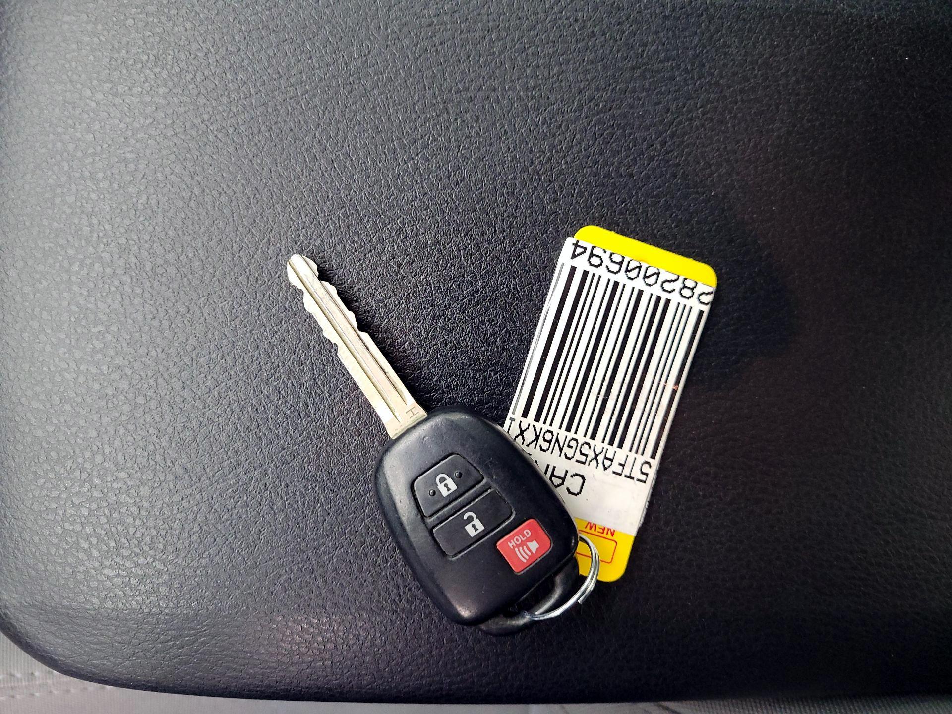 Thumbnail: 2019 Toyota Tacoma - 18