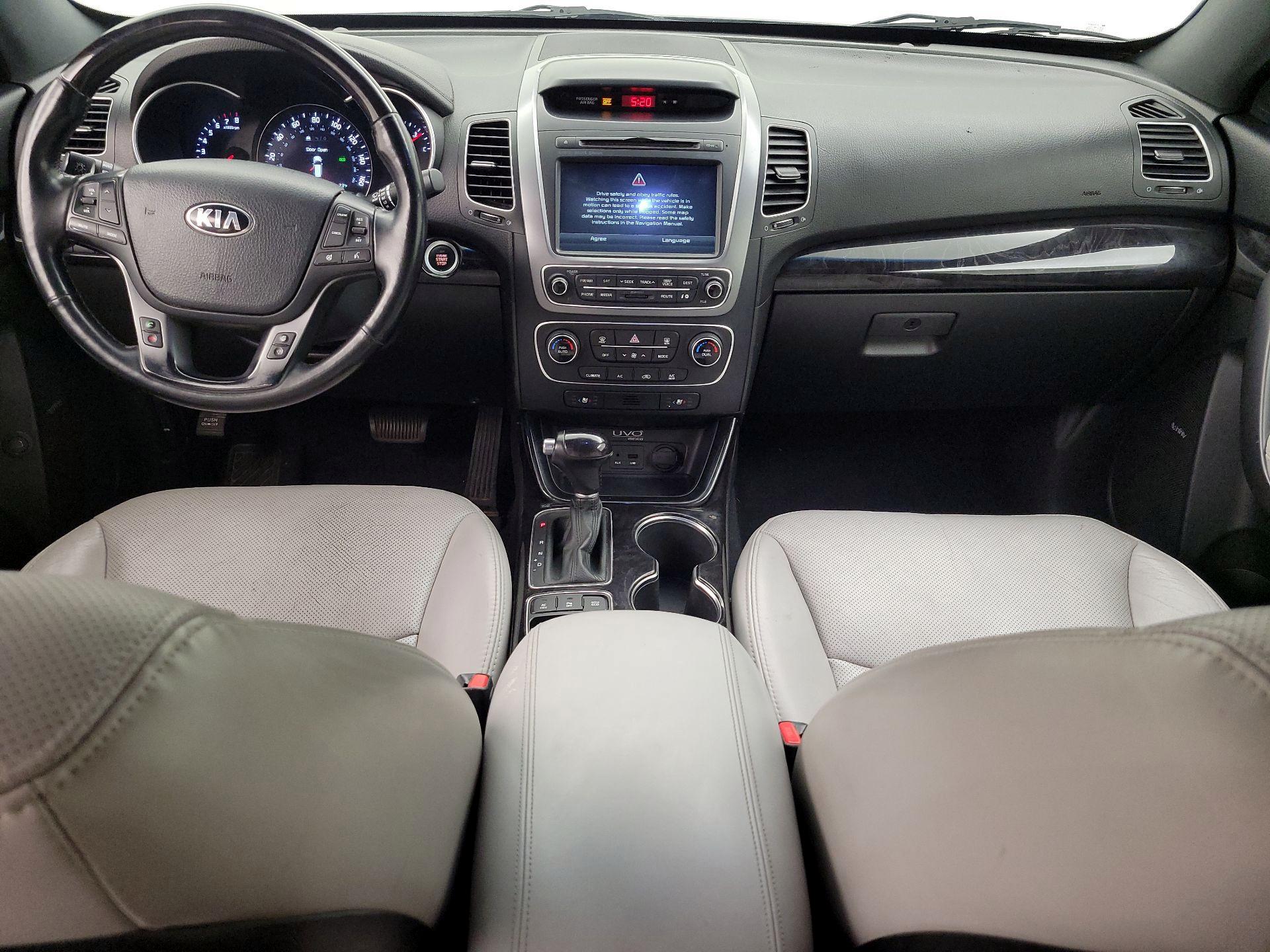 Thumbnail: 2014 Kia Sorento - 9