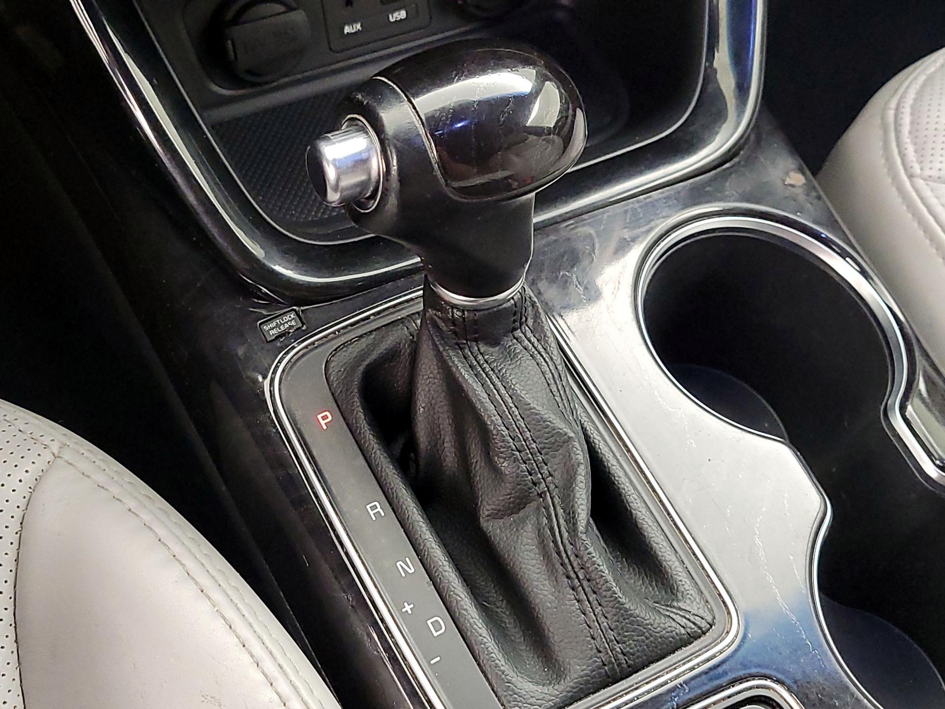 Thumbnail: 2014 Kia Sorento - 16