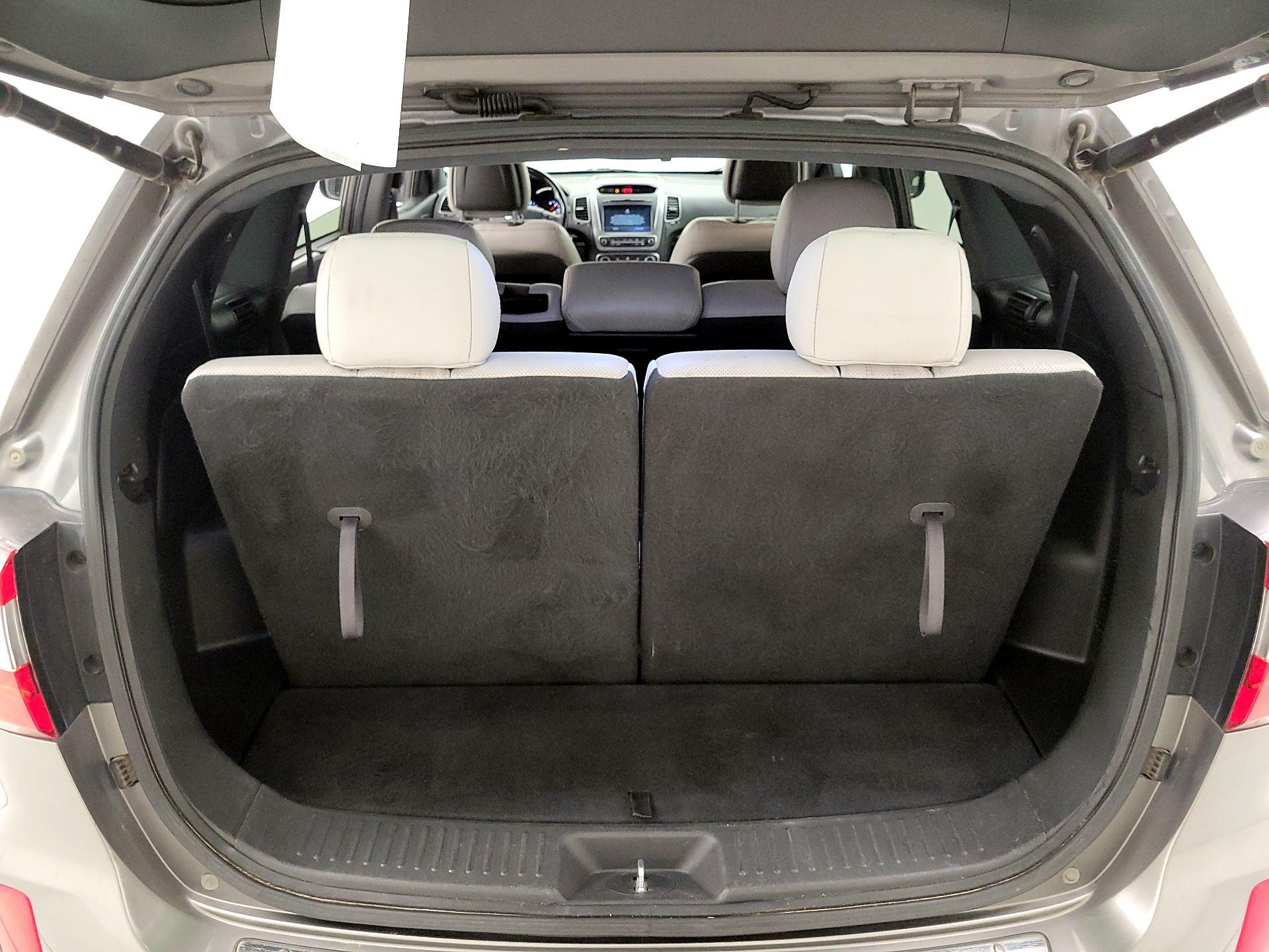 Thumbnail: 2014 Kia Sorento - 19