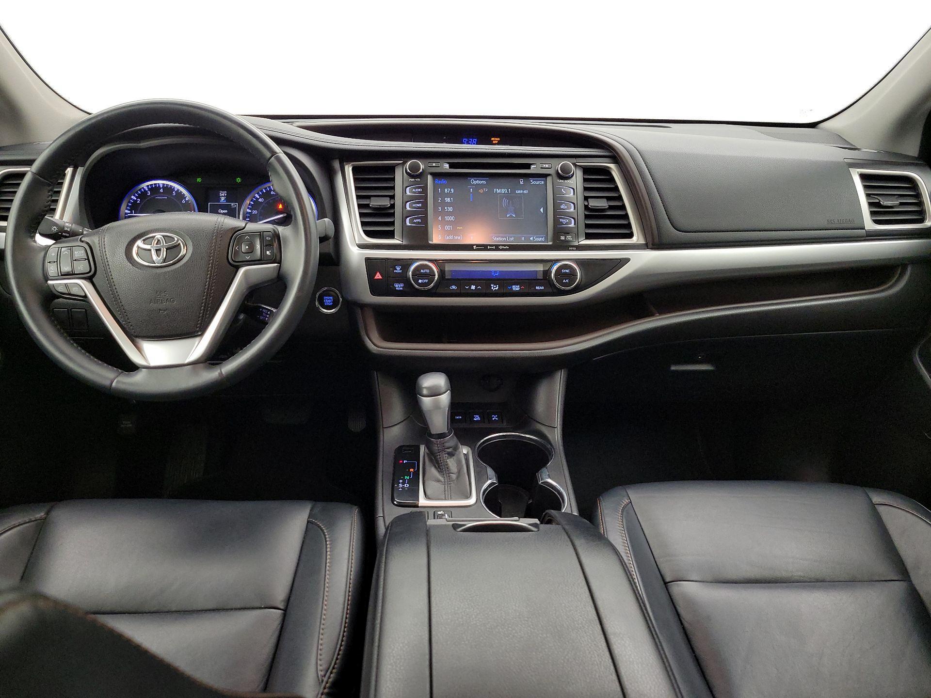 Thumbnail: 2016 Toyota Highlander - 9