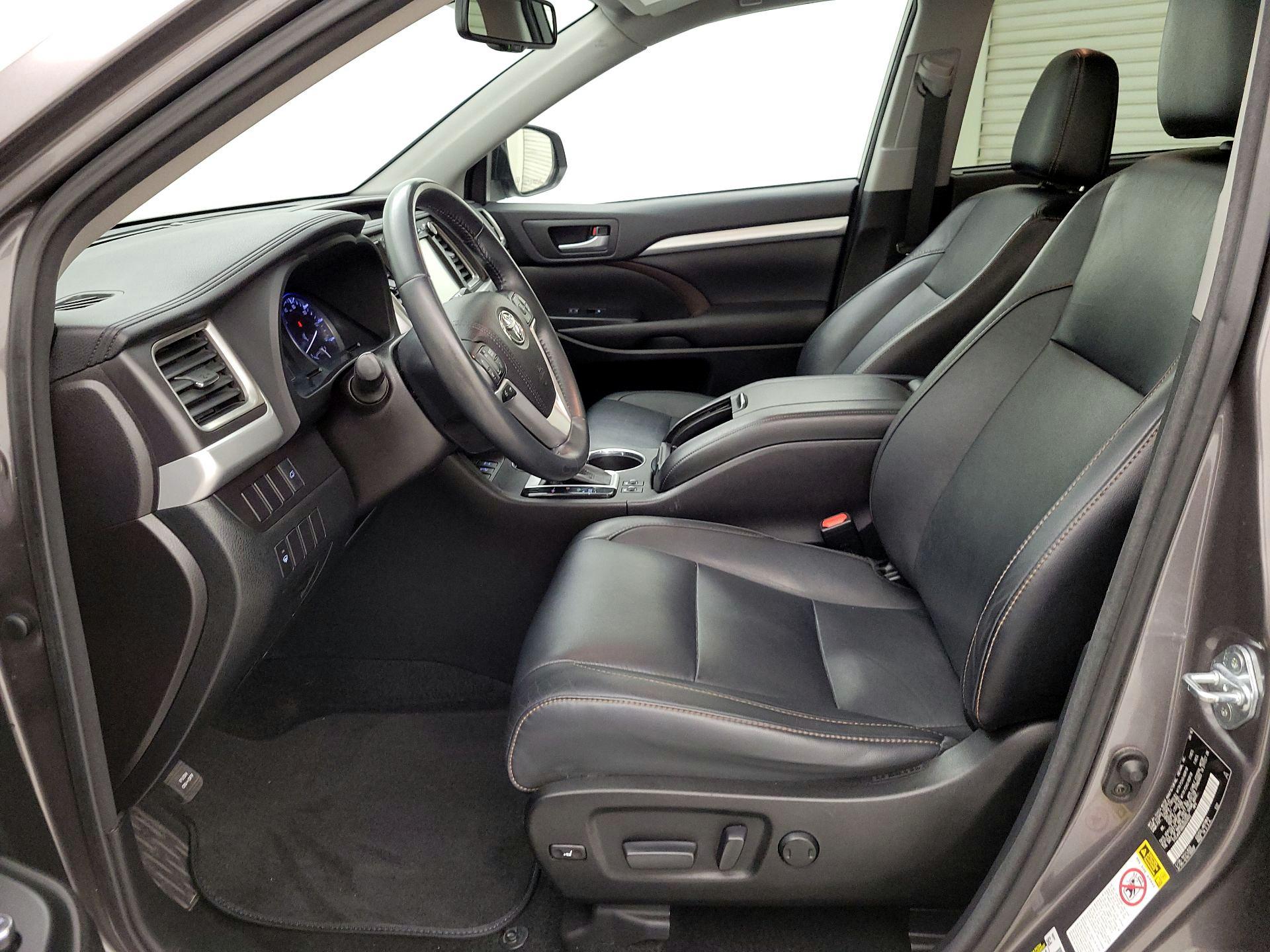 Thumbnail: 2016 Toyota Highlander - 11