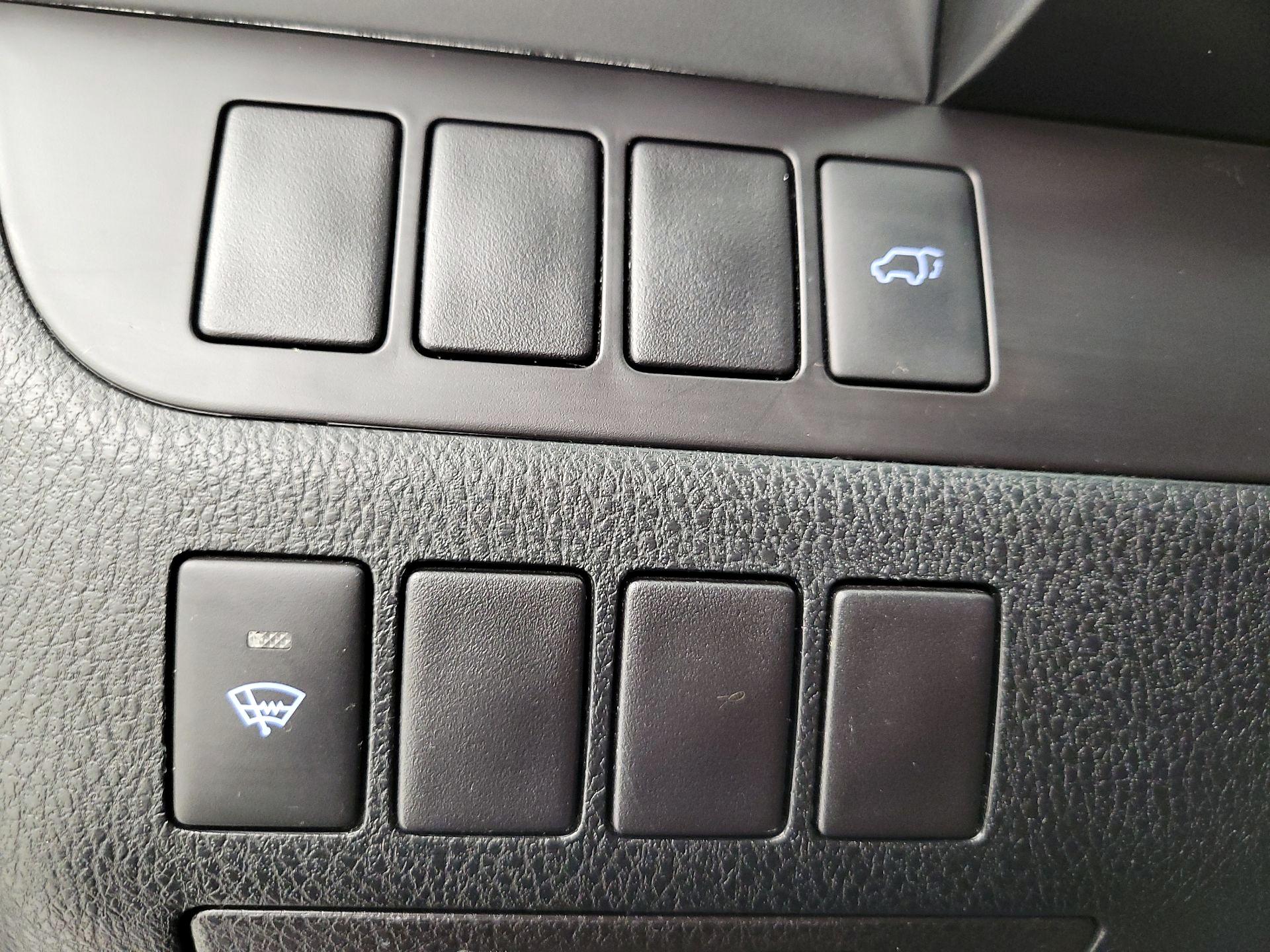 Thumbnail: 2016 Toyota Highlander - 13