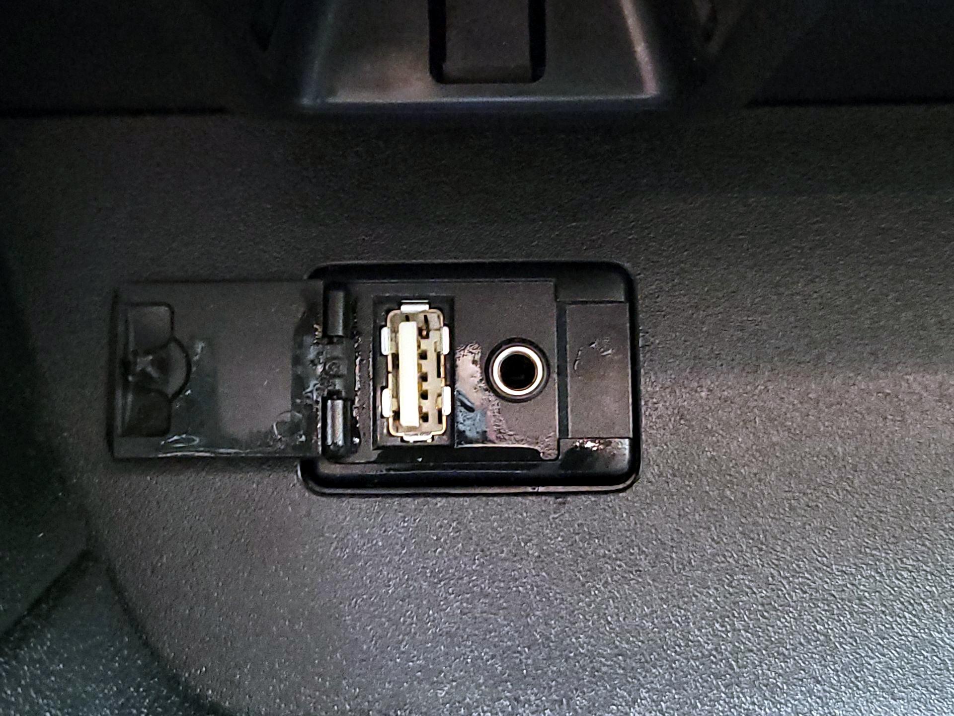 Thumbnail: 2016 Toyota Highlander - 18