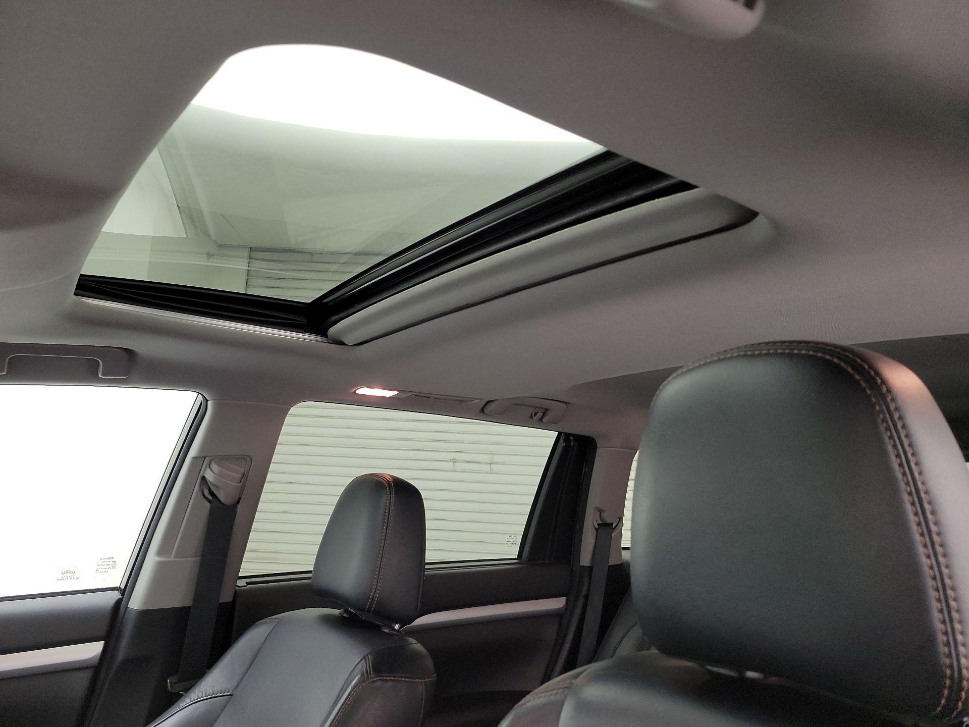 Thumbnail: 2016 Toyota Highlander - 19