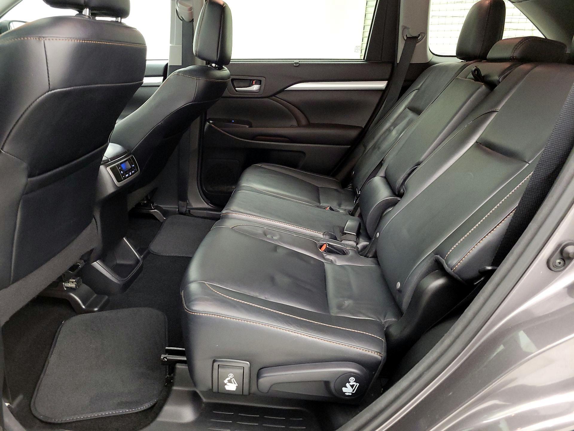 Thumbnail: 2016 Toyota Highlander - 20