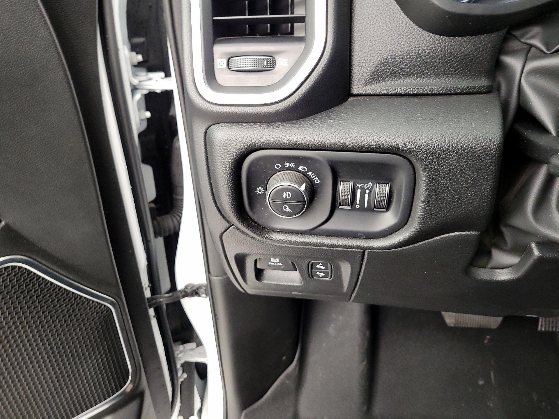 Thumbnail: 2025 RAM 1500 - 13