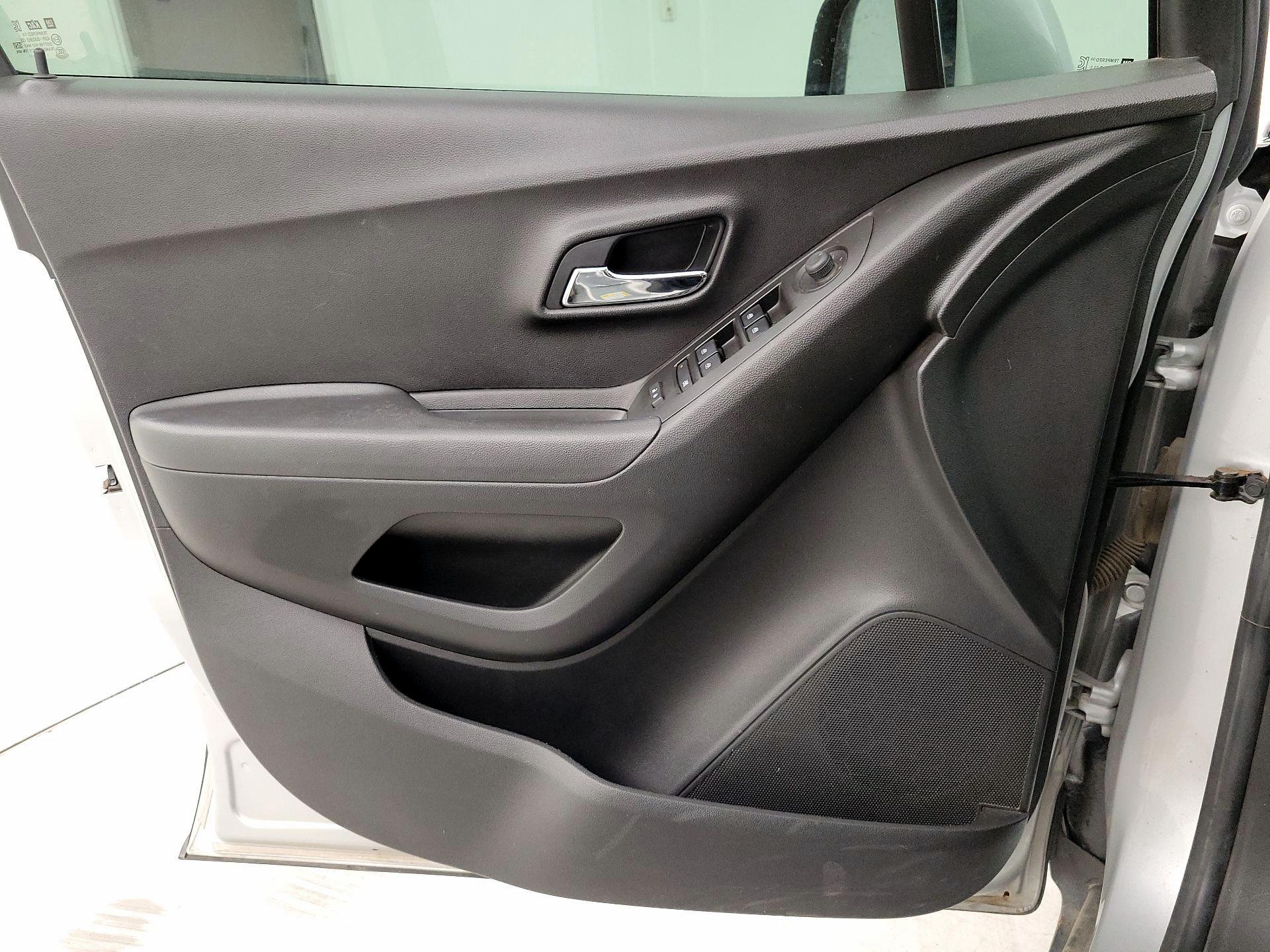 Thumbnail: 2020 Chevrolet Trax - 12