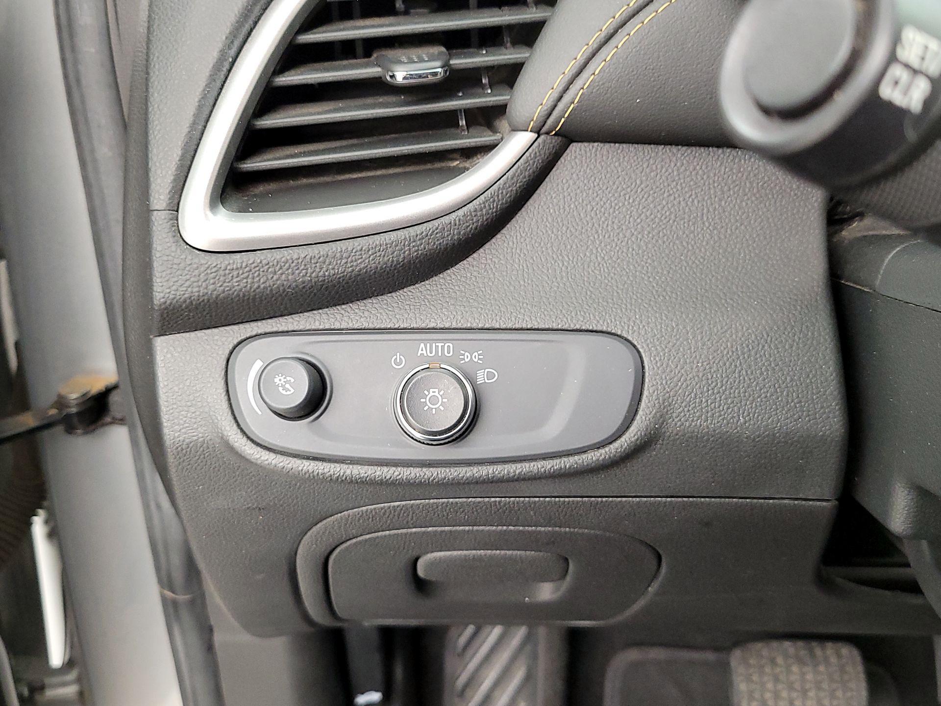 Thumbnail: 2020 Chevrolet Trax - 13