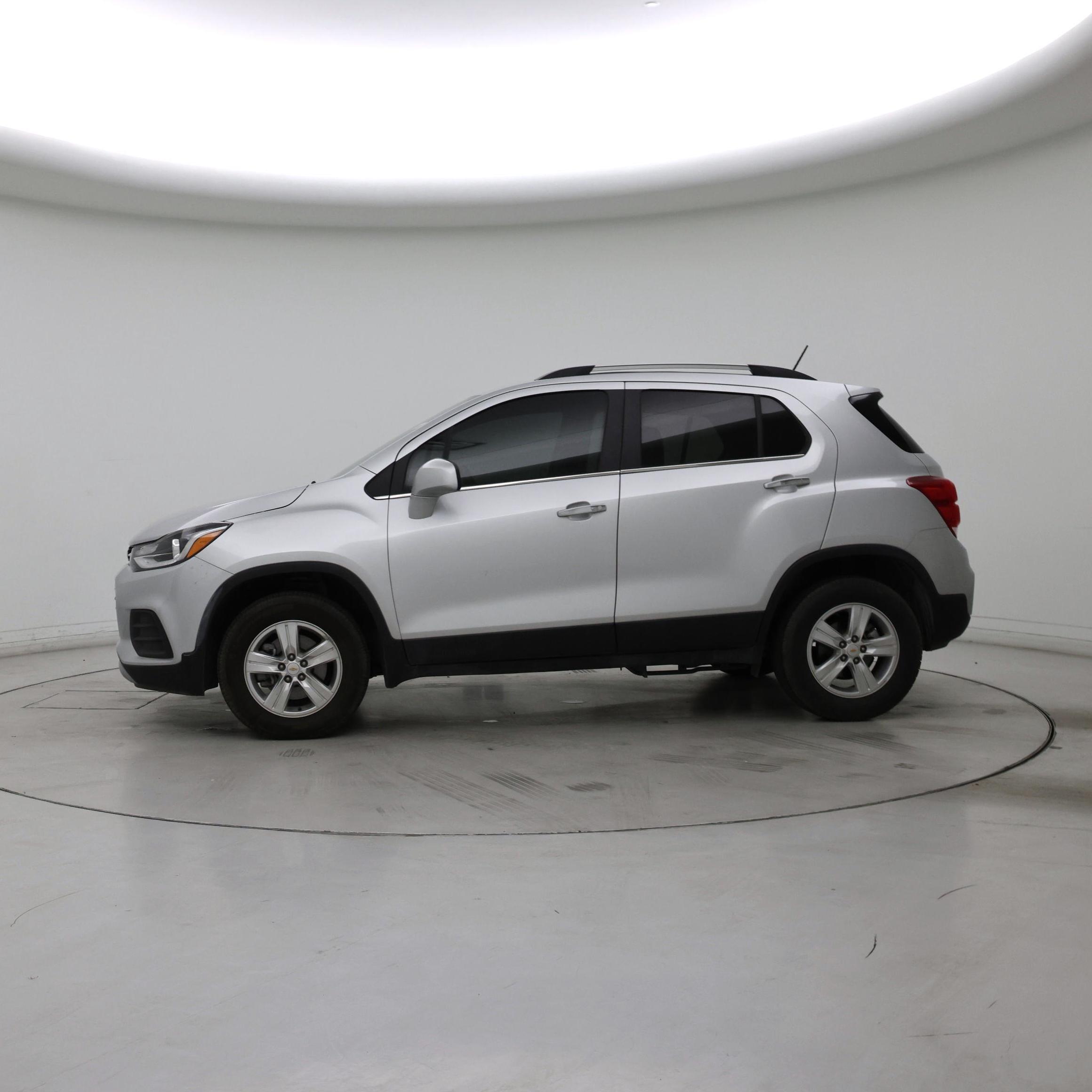 Thumbnail: 2020 Chevrolet Trax - 3
