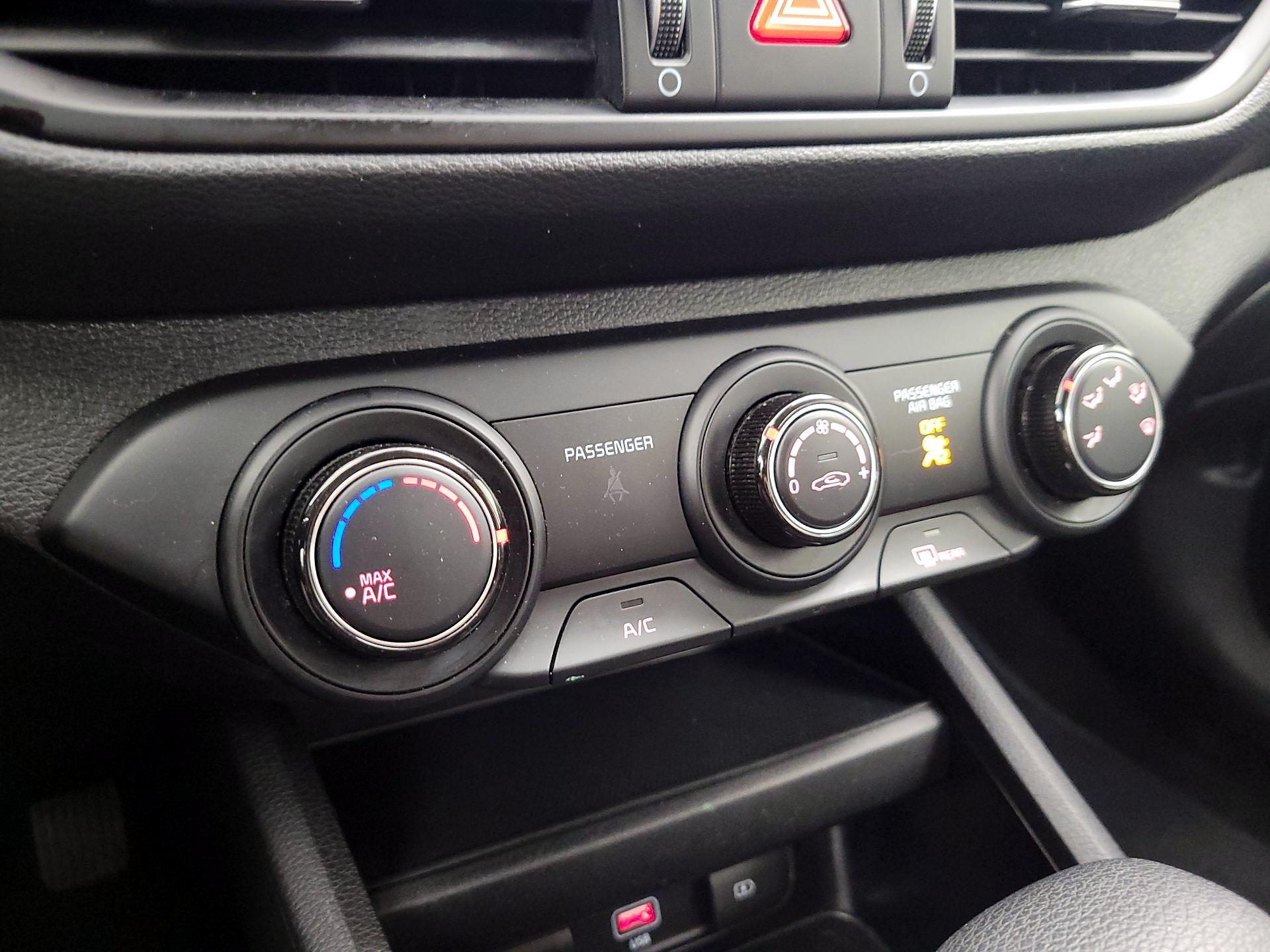 Thumbnail: 2024 Kia Forte - 16