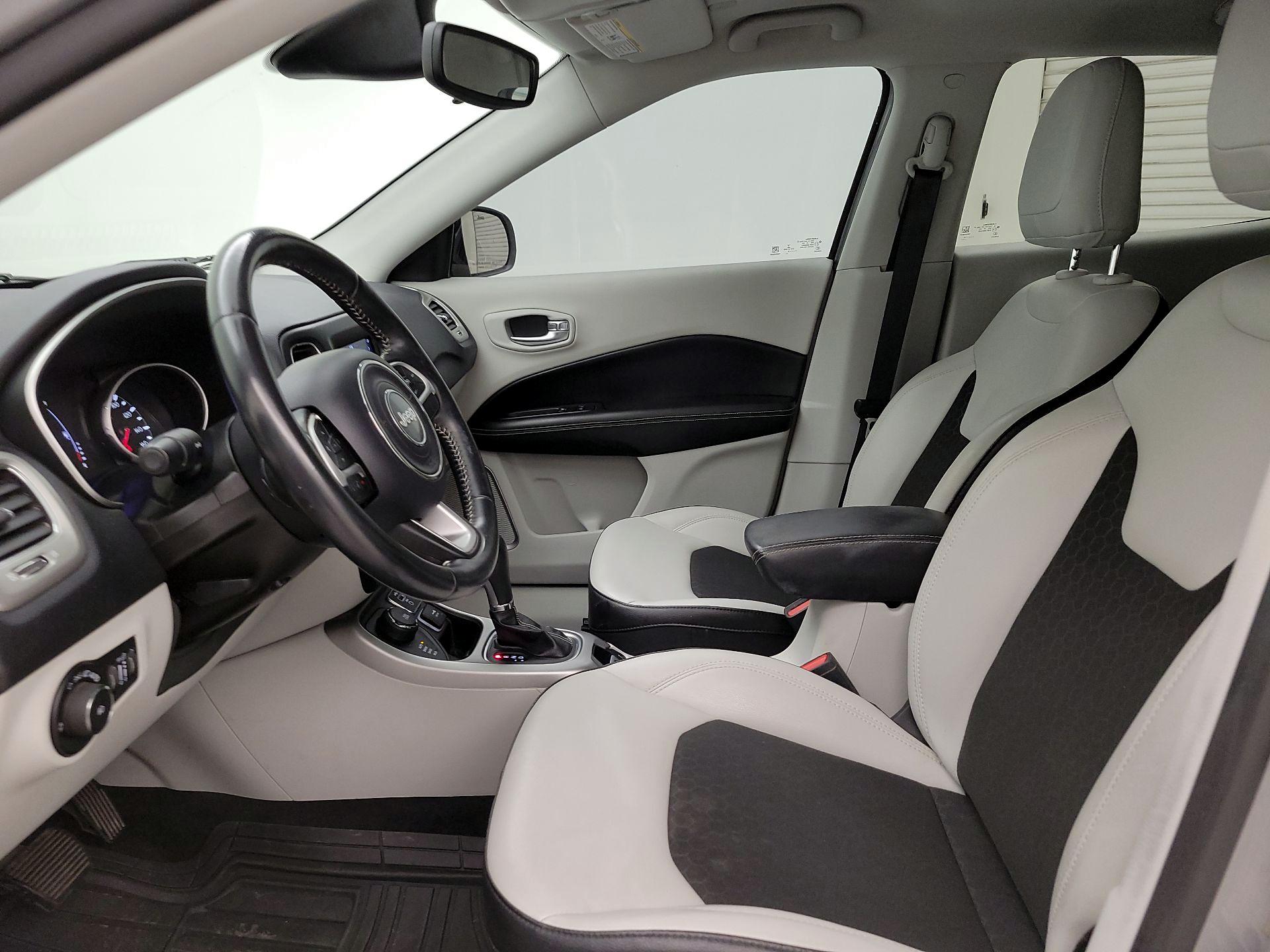 Thumbnail: 2020 Jeep Compass - 11