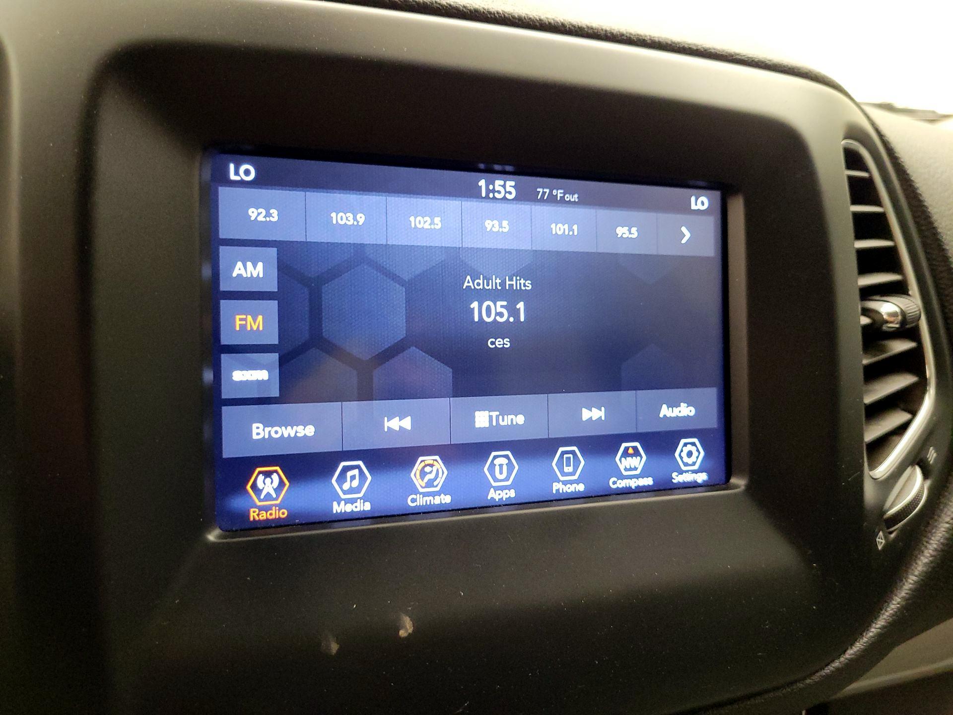 Thumbnail: 2020 Jeep Compass - 13