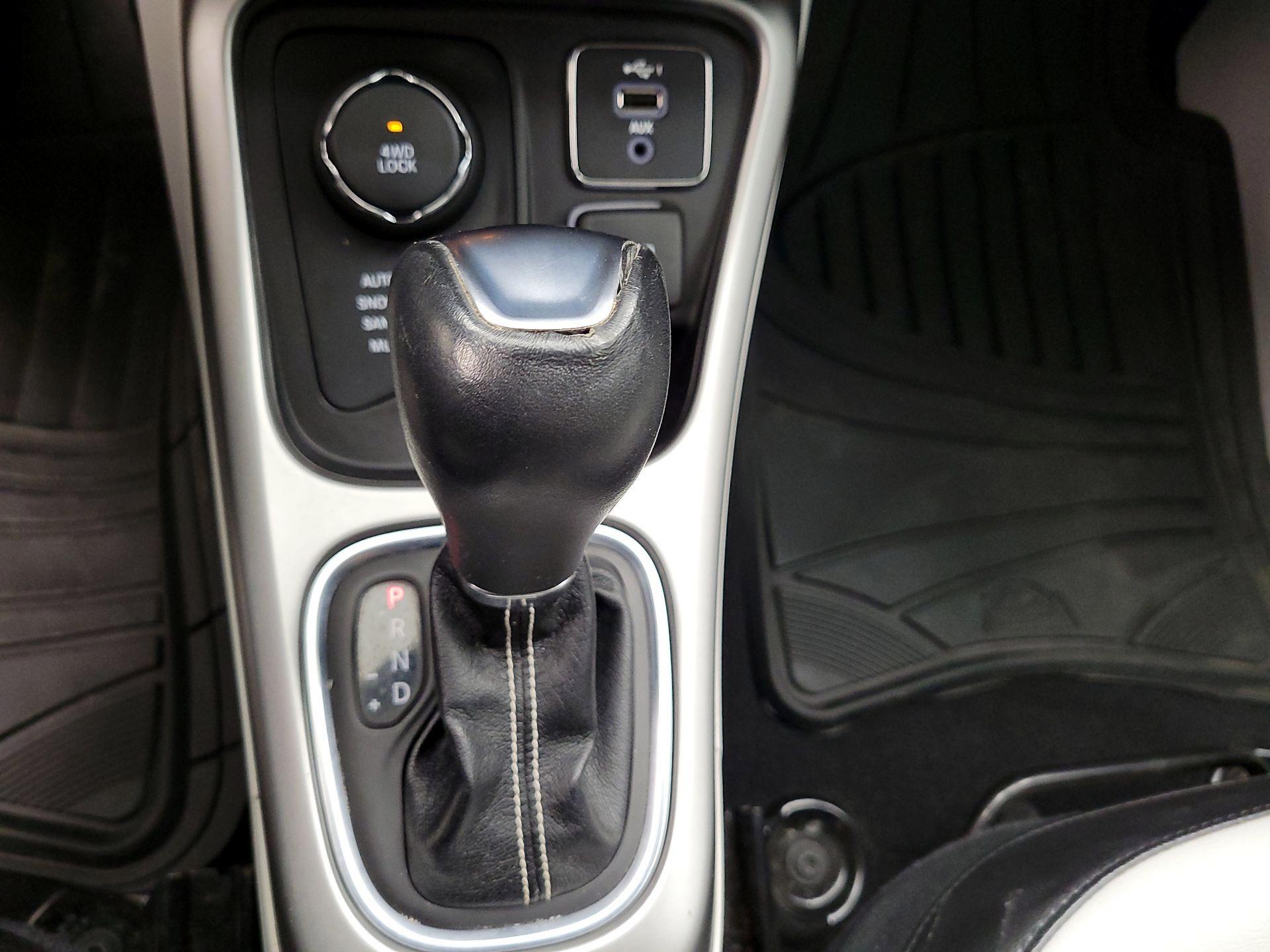 Thumbnail: 2020 Jeep Compass - 15