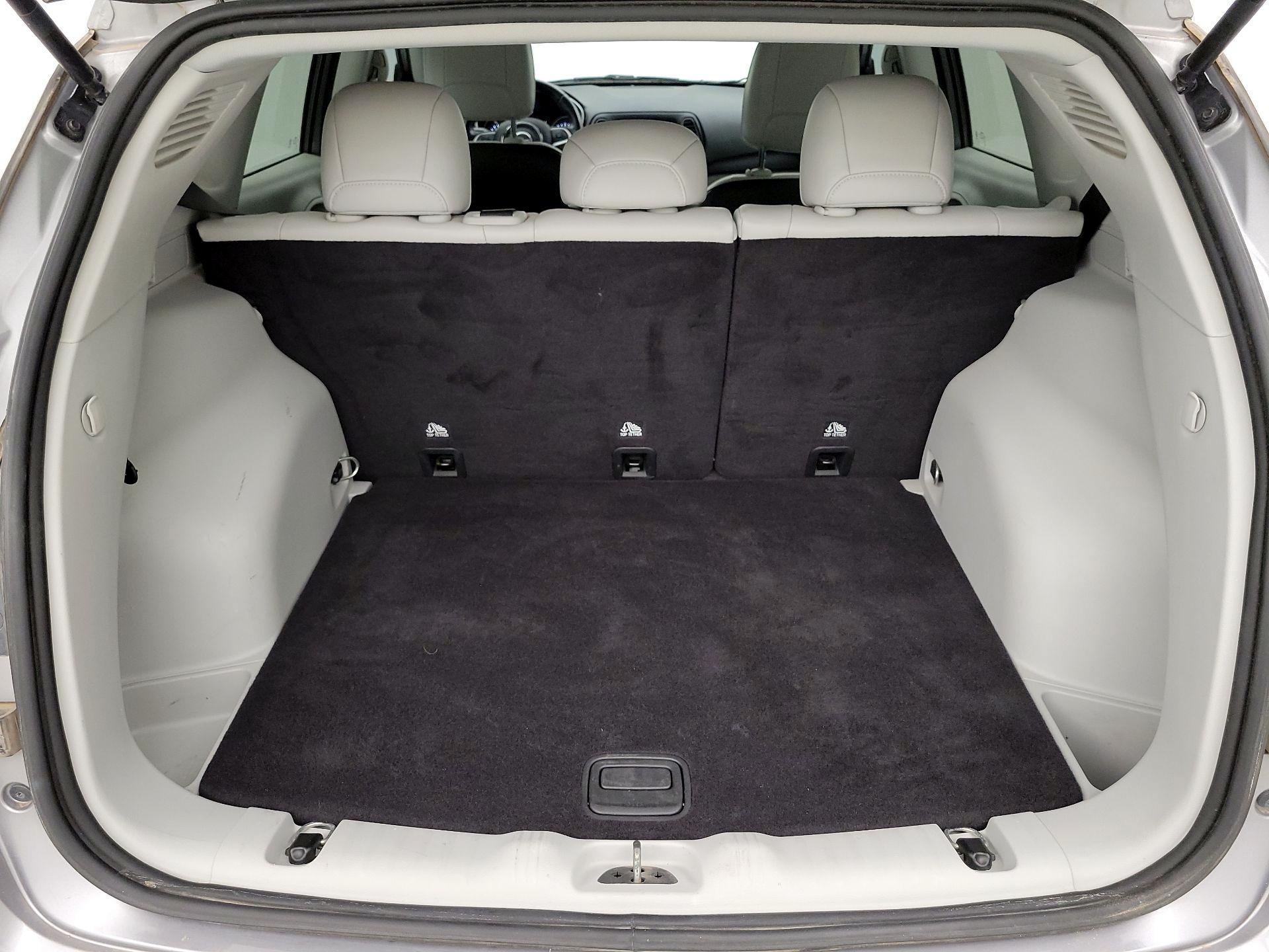 Thumbnail: 2020 Jeep Compass - 16