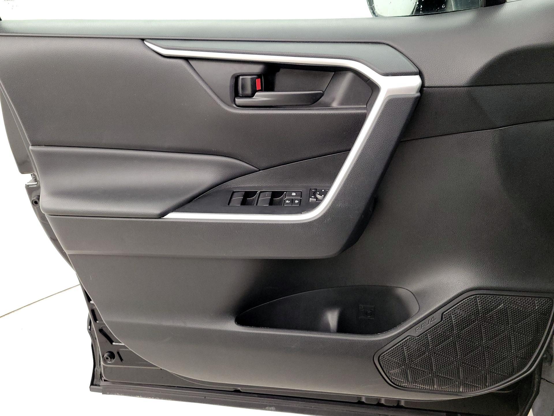 Thumbnail: 2024 Toyota RAV4 - 12