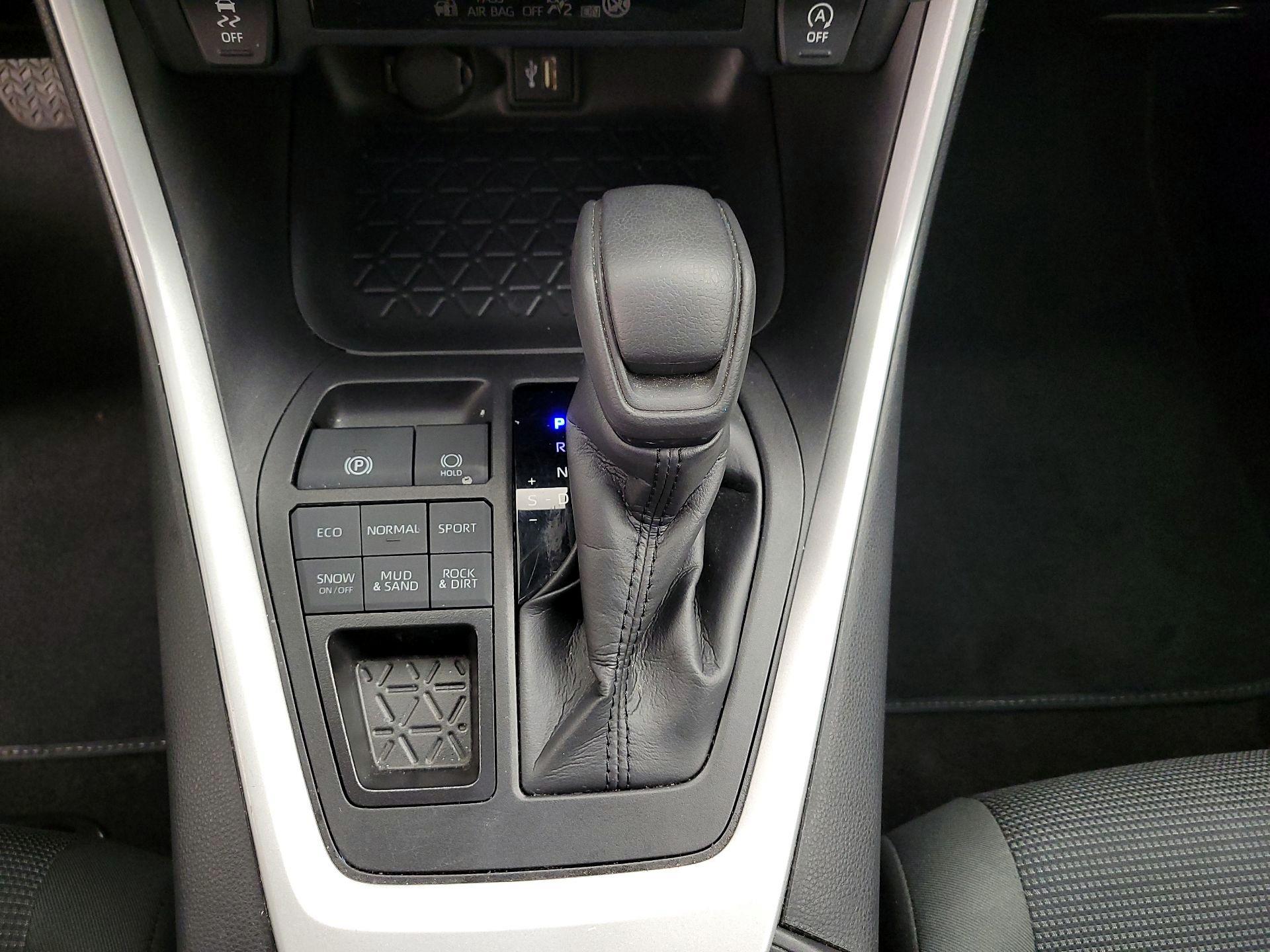 Thumbnail: 2024 Toyota RAV4 - 17