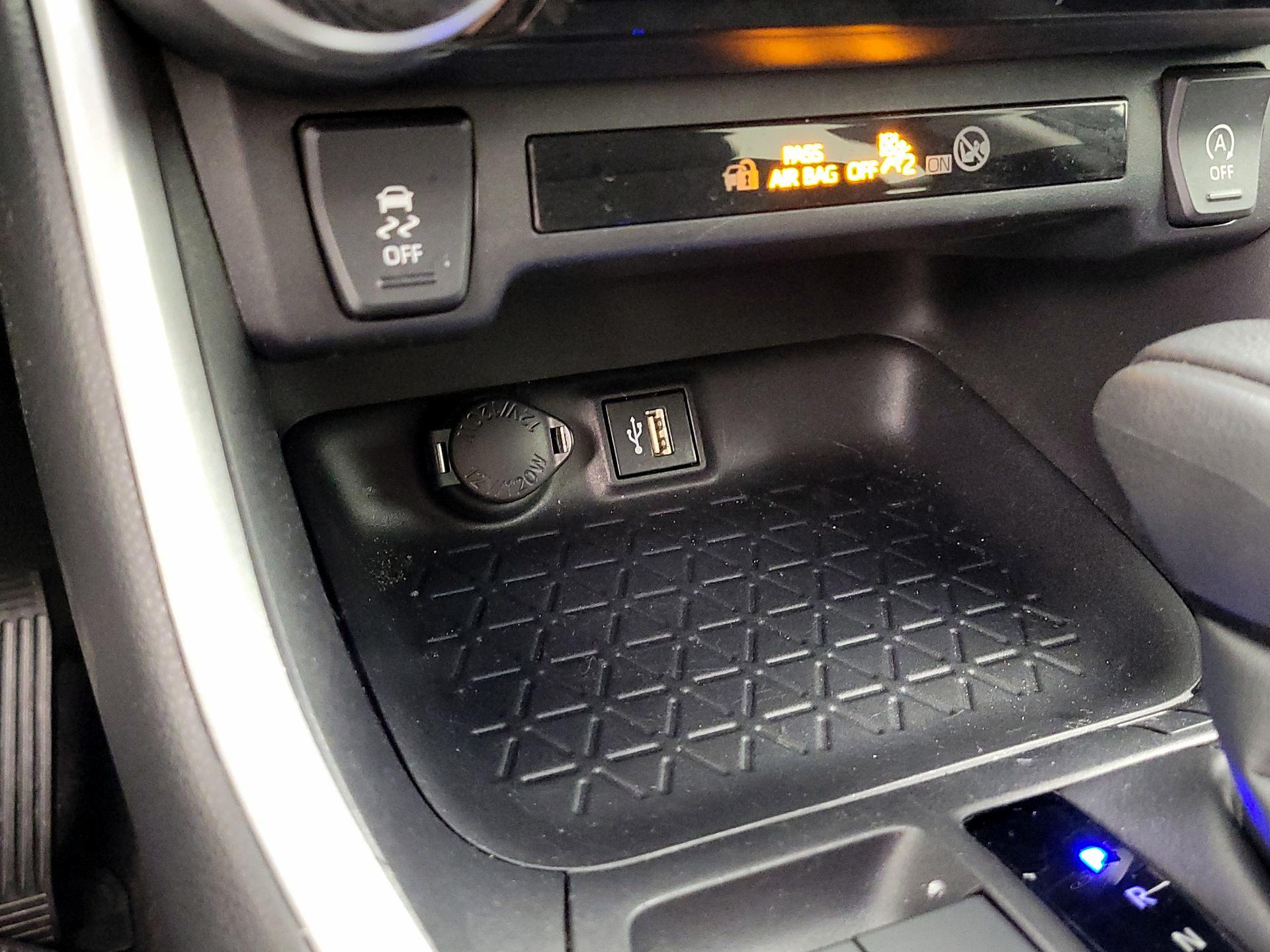 Thumbnail: 2024 Toyota RAV4 - 18