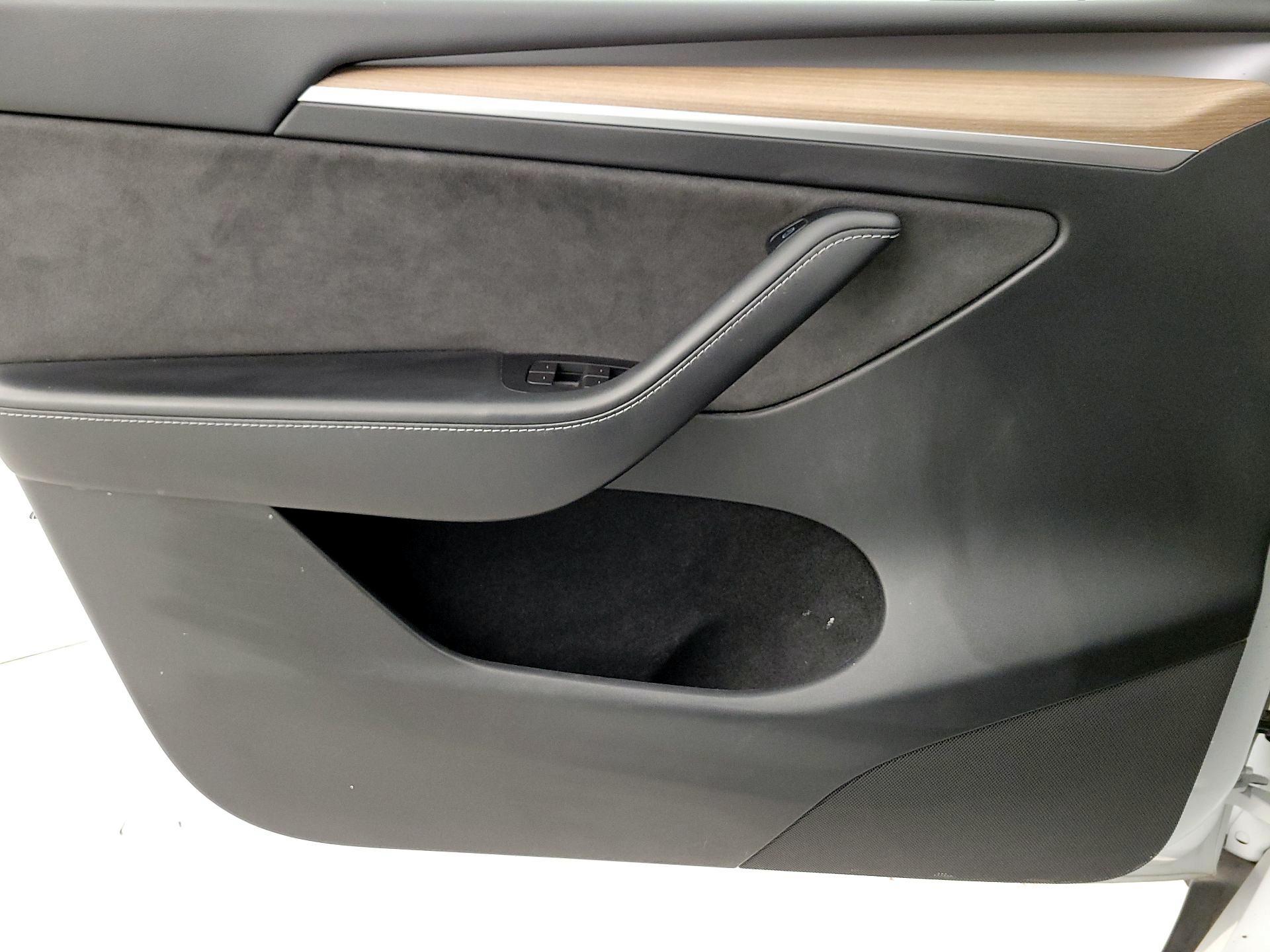 Thumbnail: 2023 Tesla Model Y - 12