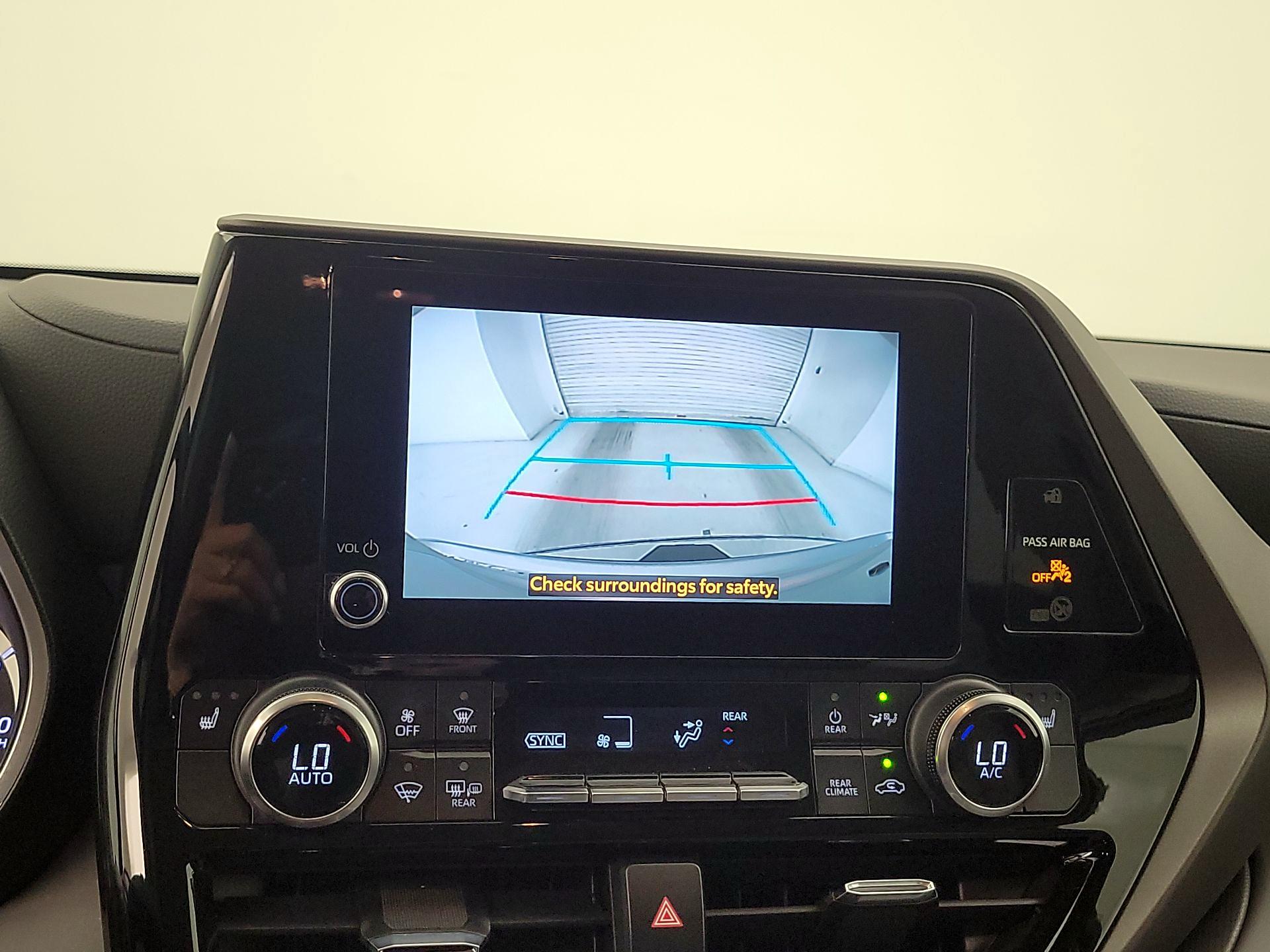 Thumbnail: 2023 Toyota Highlander - 14