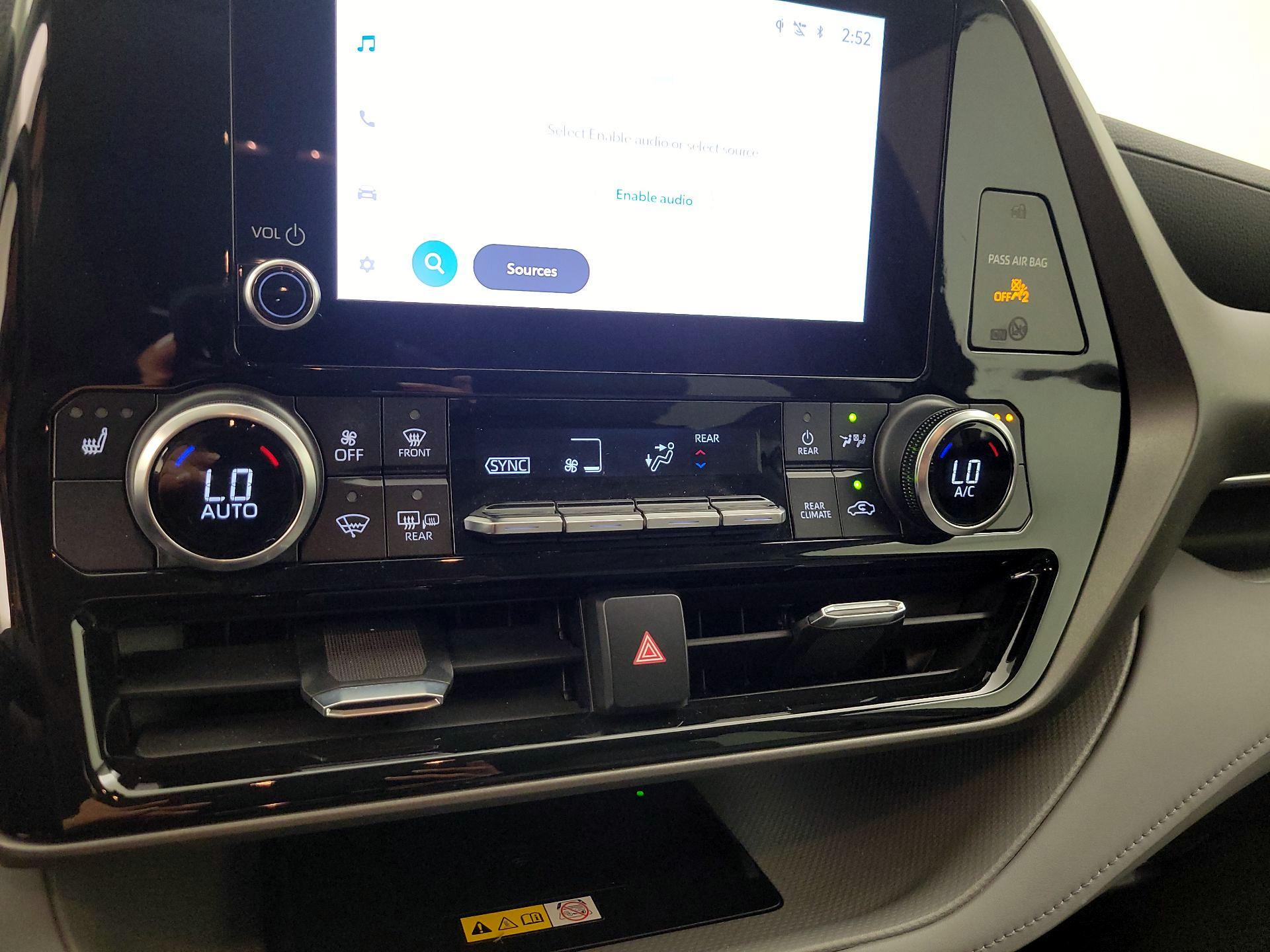 Thumbnail: 2023 Toyota Highlander - 16