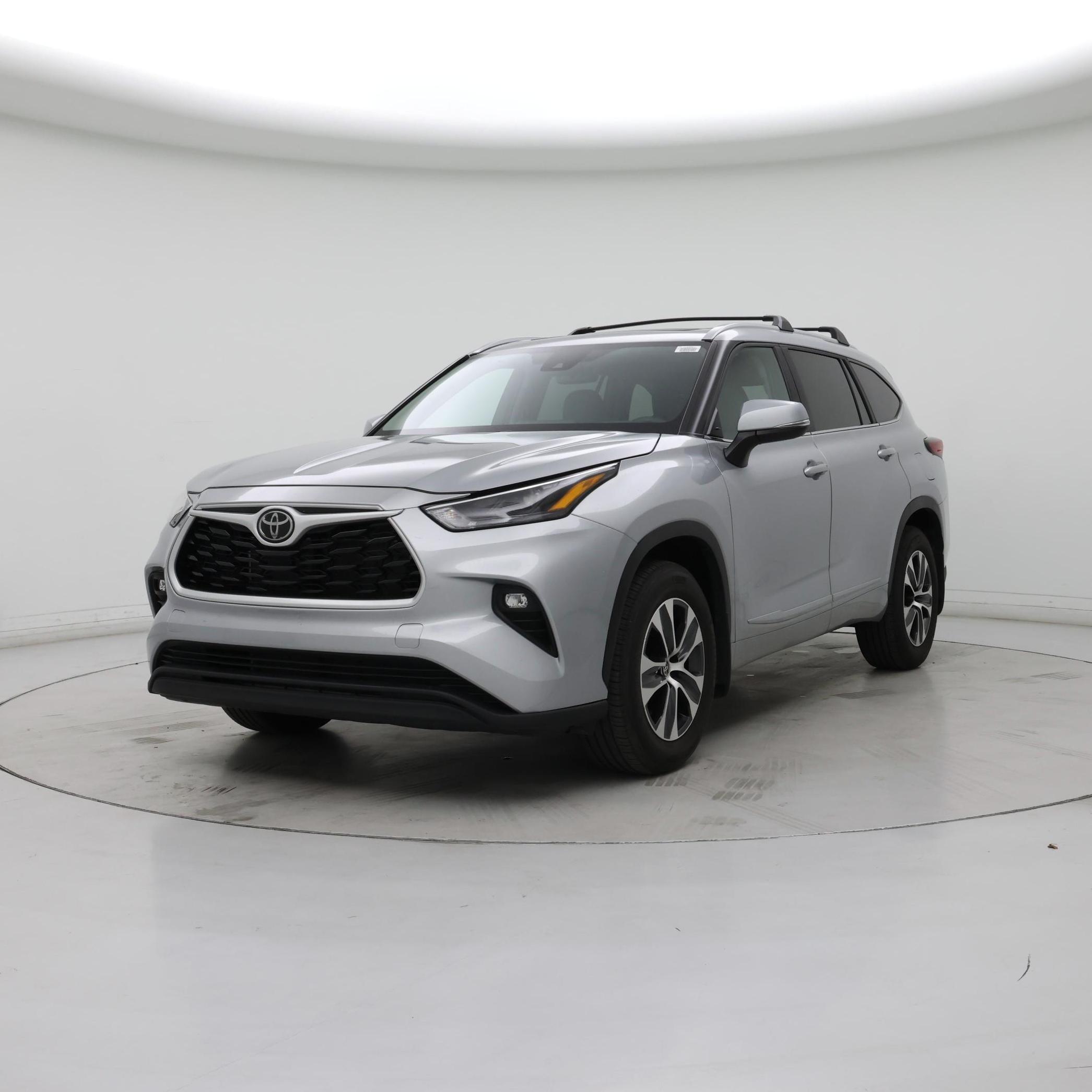 Thumbnail: 2023 Toyota Highlander - 4