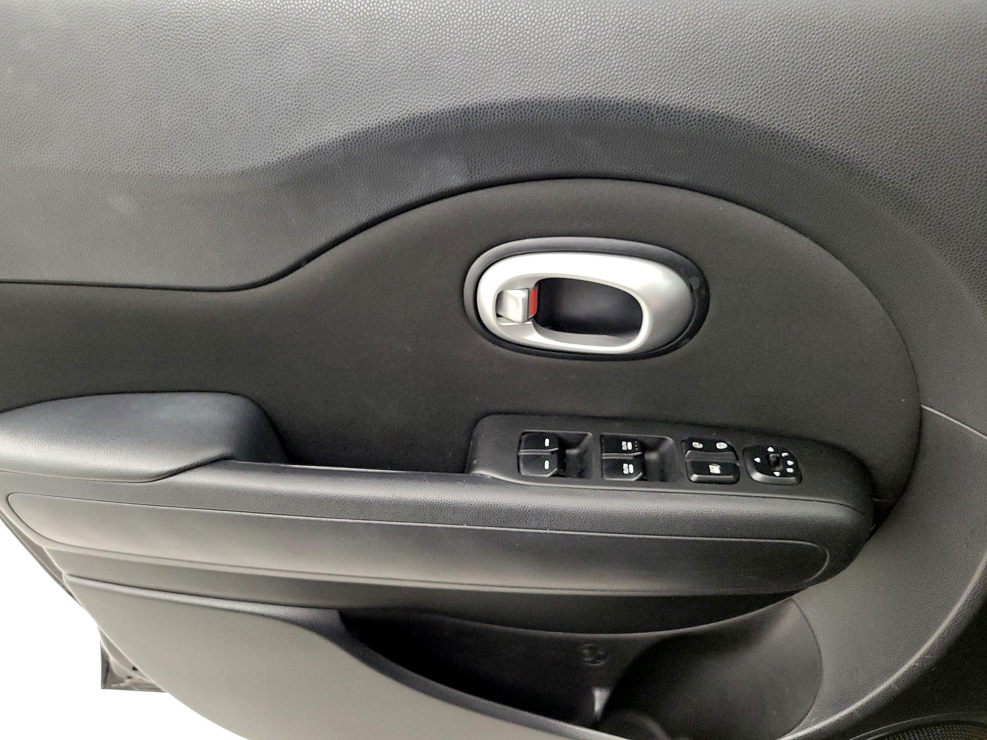 Thumbnail: 2014 Kia Soul - 12