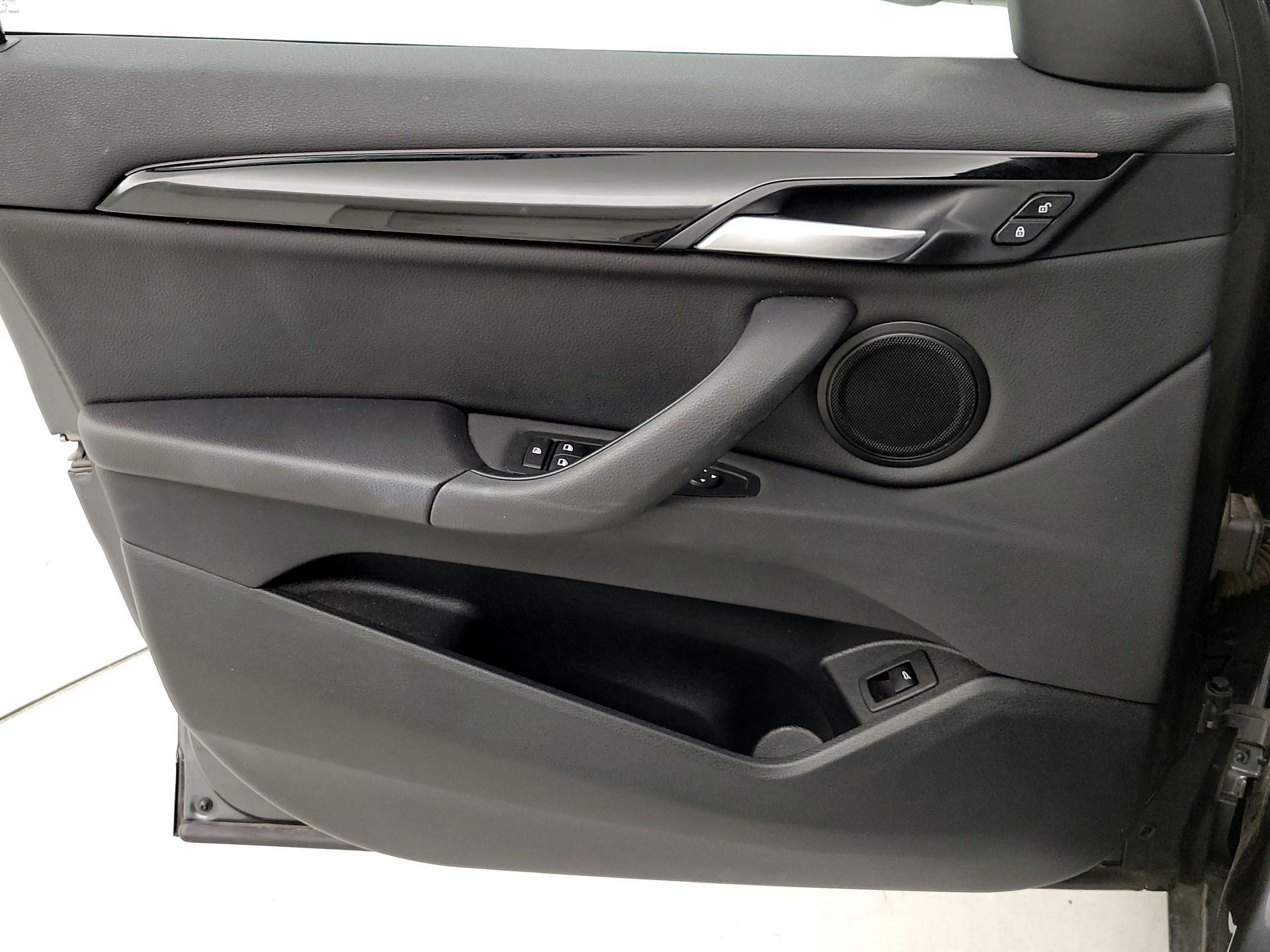 Thumbnail: 2022 BMW X1 - 12