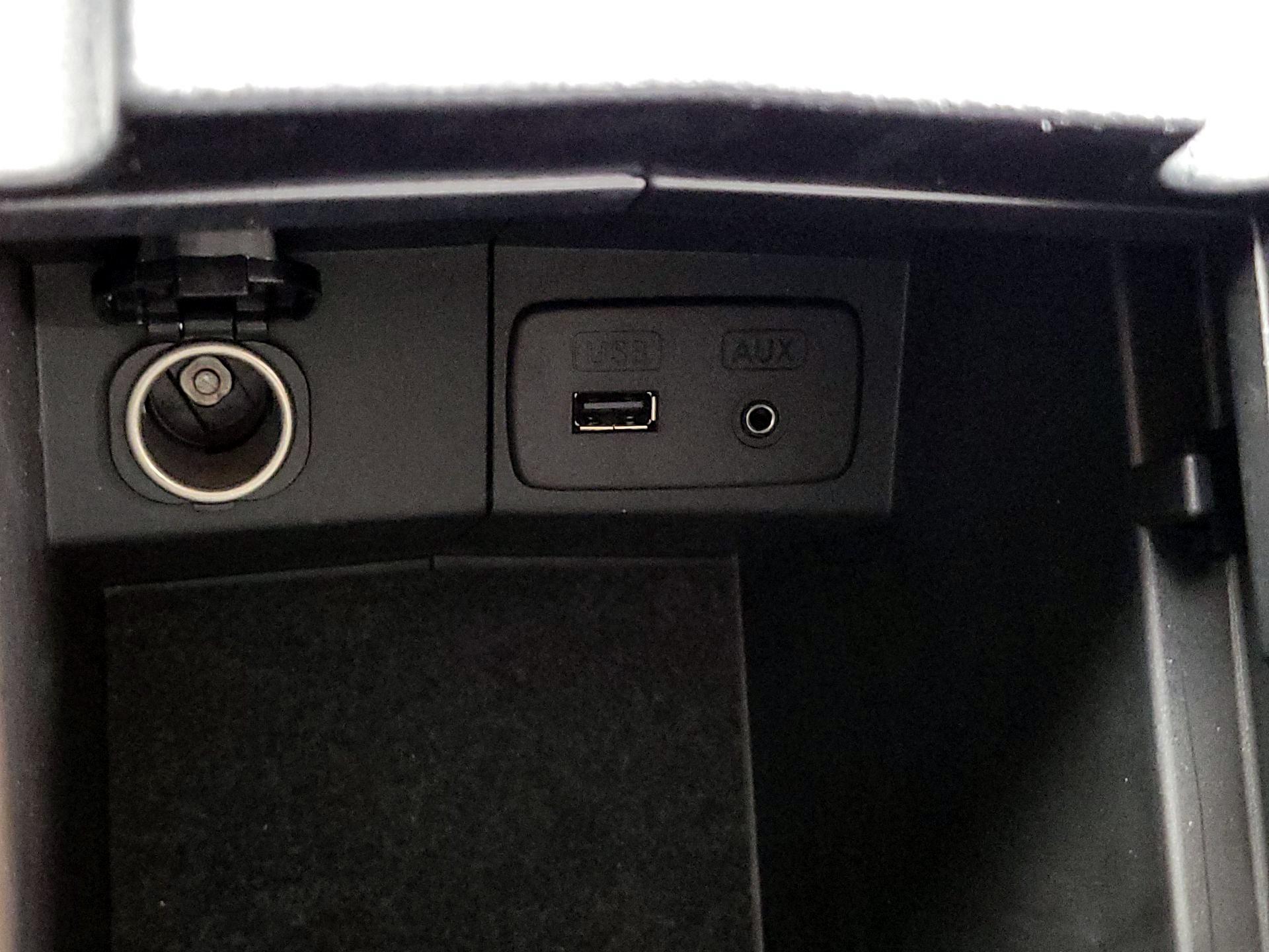 Thumbnail: 2015 Subaru Forester - 18