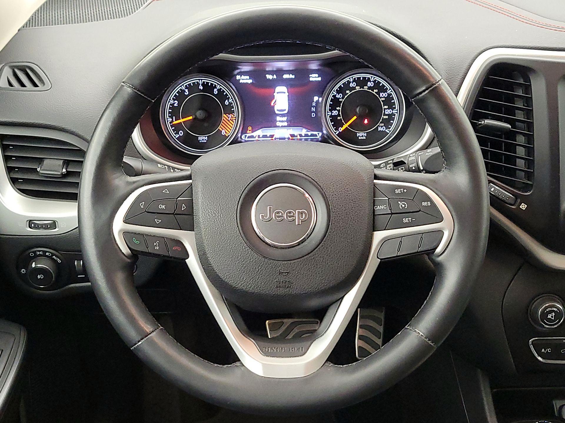 Thumbnail: 2015 Jeep Cherokee - 10