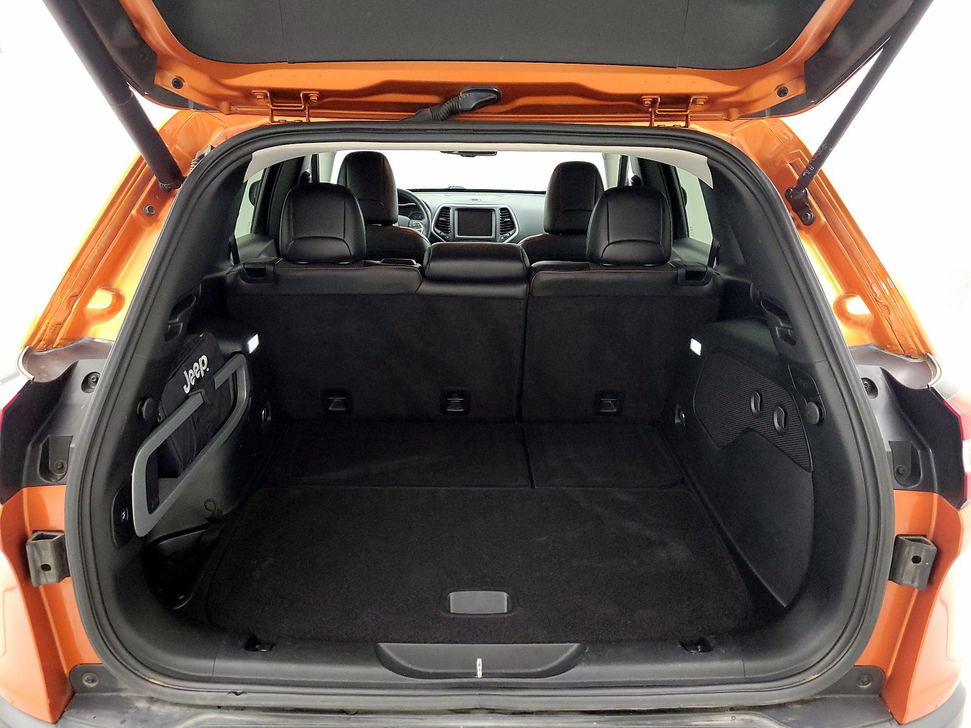 Thumbnail: 2015 Jeep Cherokee - 20