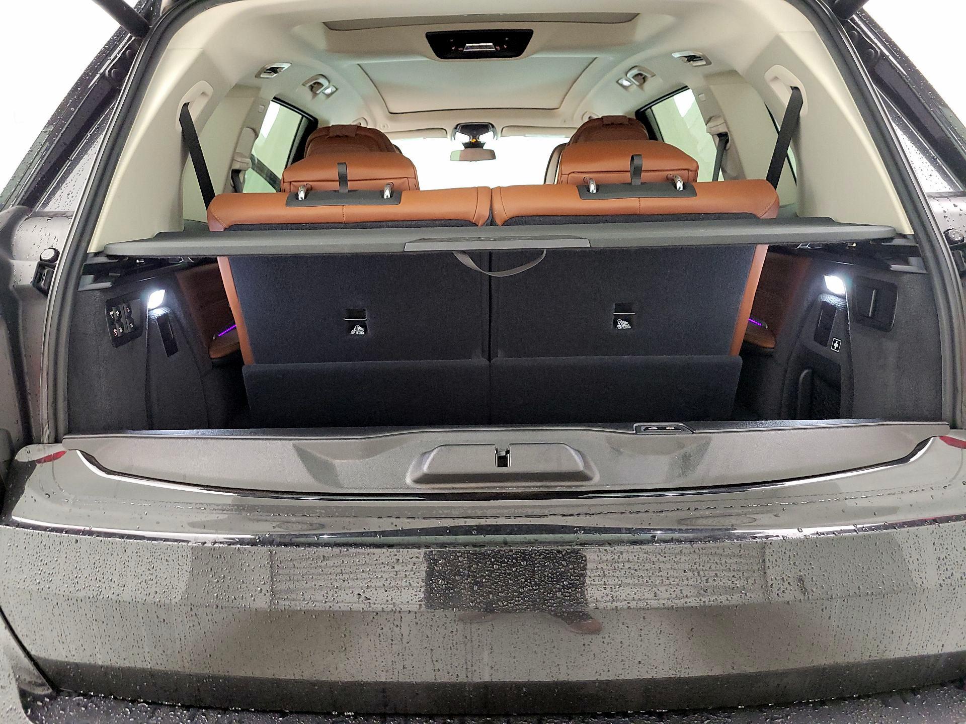 Thumbnail: 2019 BMW X7 - 19