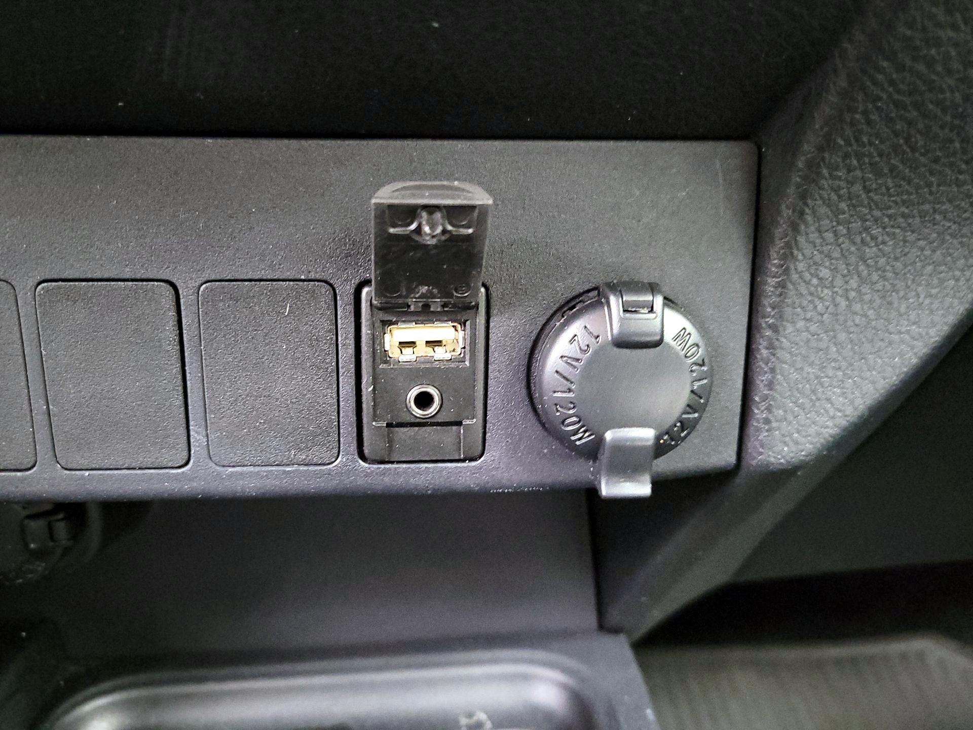 Thumbnail: 2017 Toyota RAV4 - 18