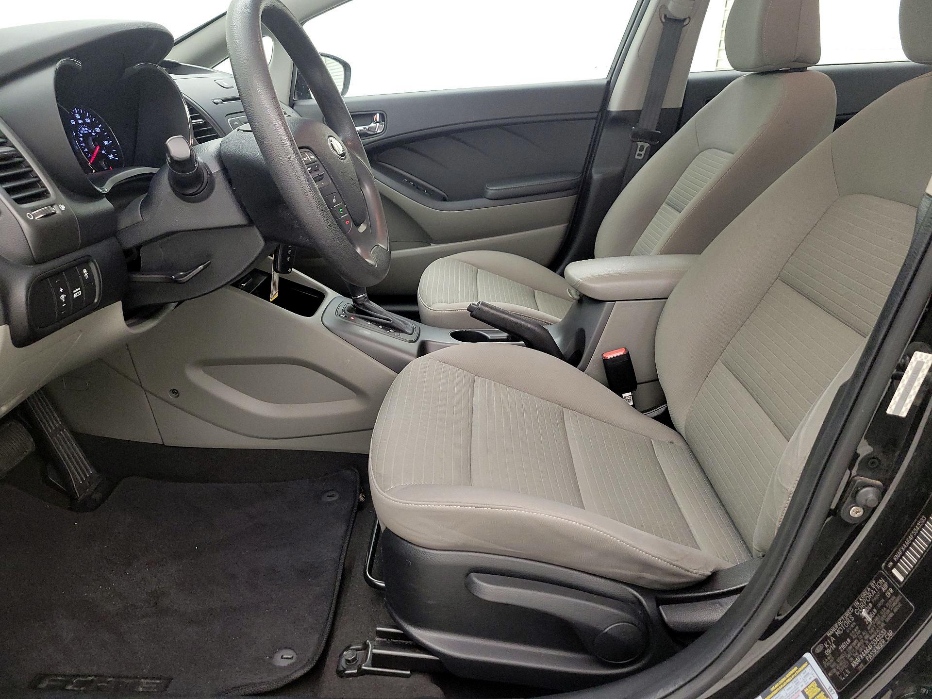 Thumbnail: 2015 Kia Forte - 11