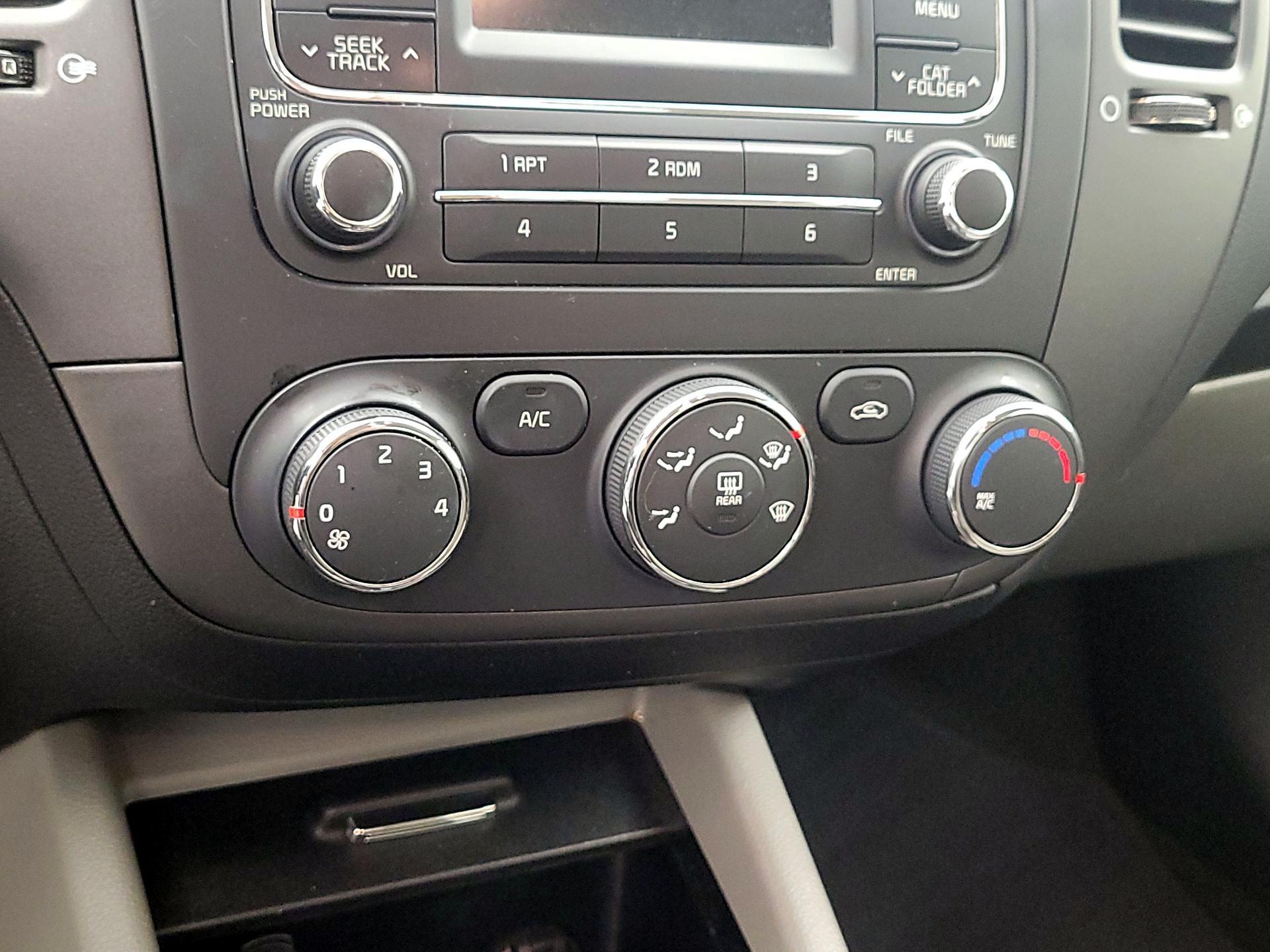 Thumbnail: 2015 Kia Forte - 15