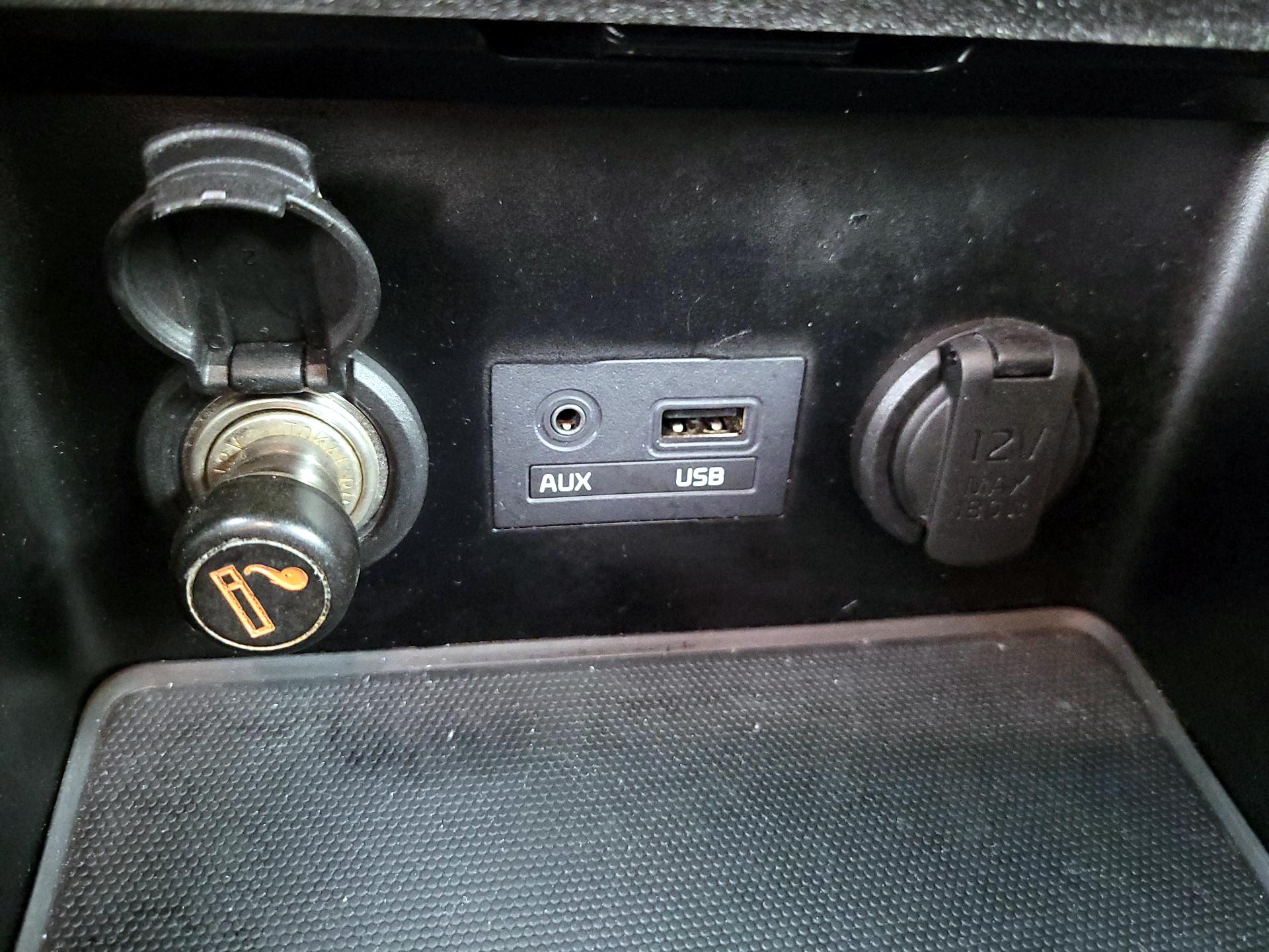 Thumbnail: 2015 Kia Forte - 17