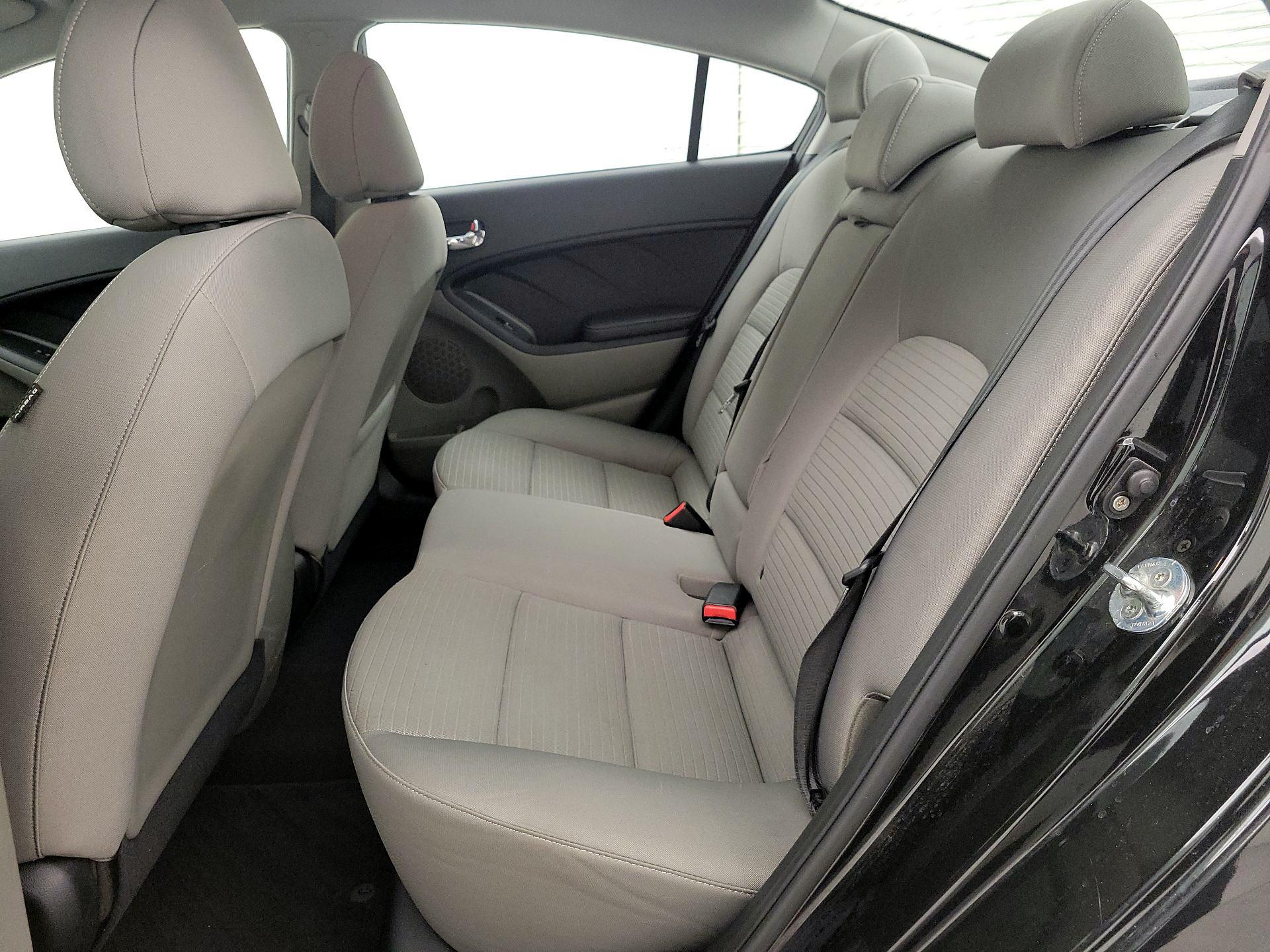 Thumbnail: 2015 Kia Forte - 18