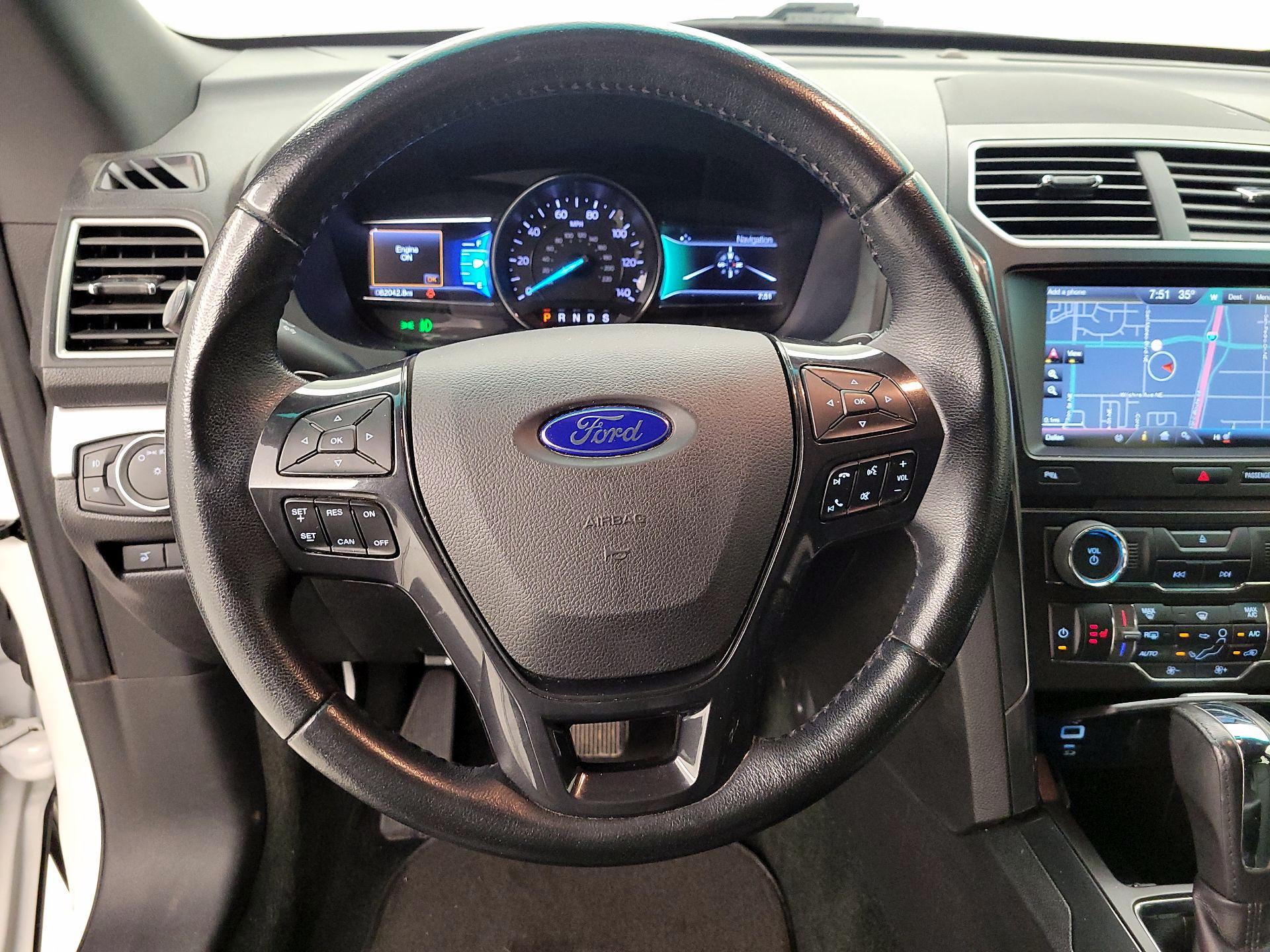 Thumbnail: 2016 Ford Explorer - 10