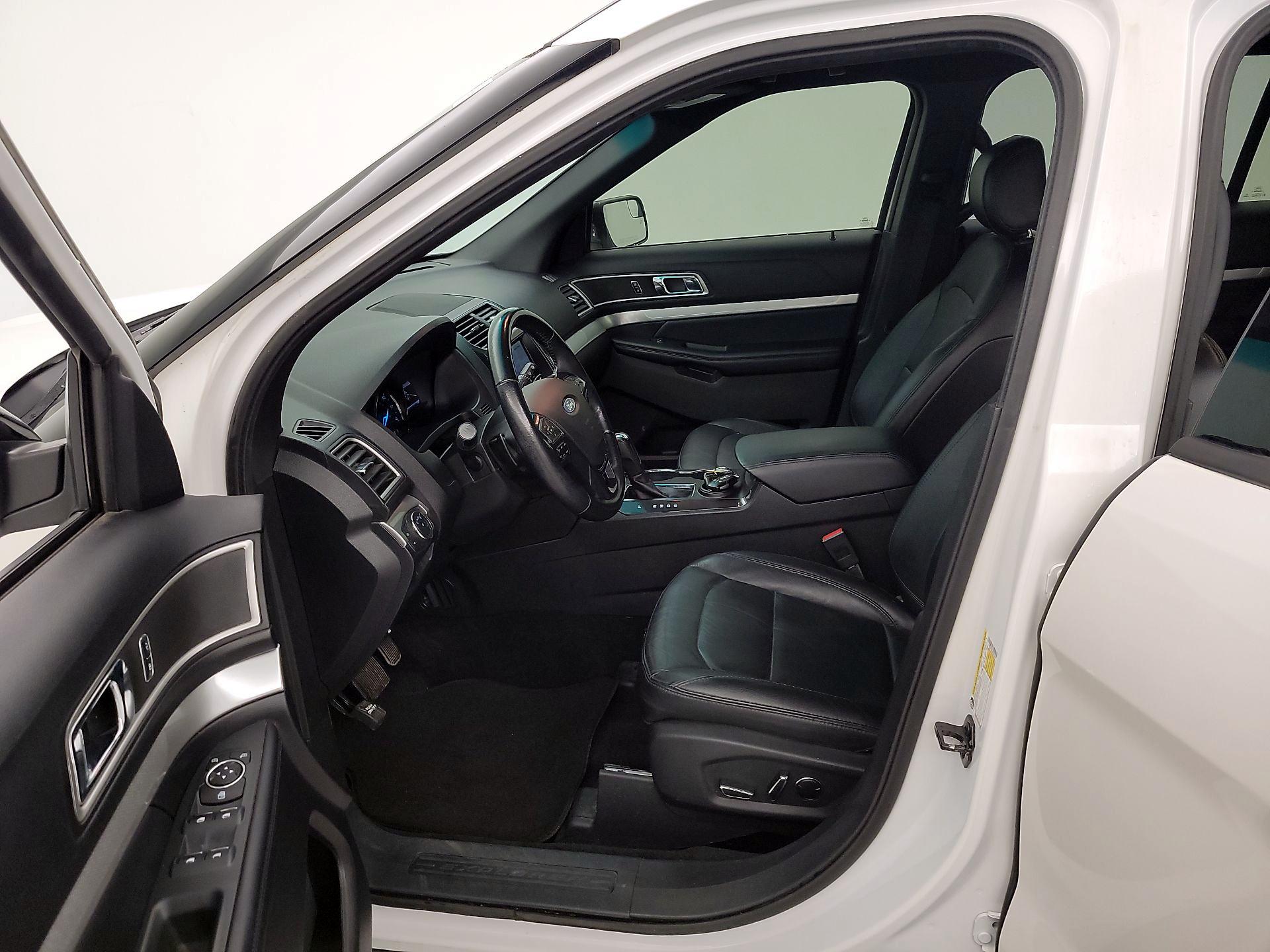 Thumbnail: 2016 Ford Explorer - 11