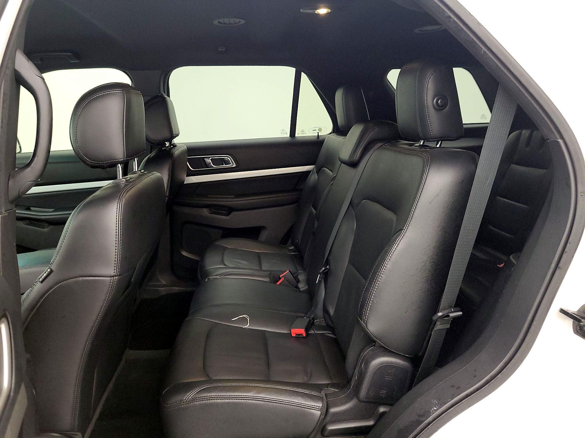 Thumbnail: 2016 Ford Explorer - 20