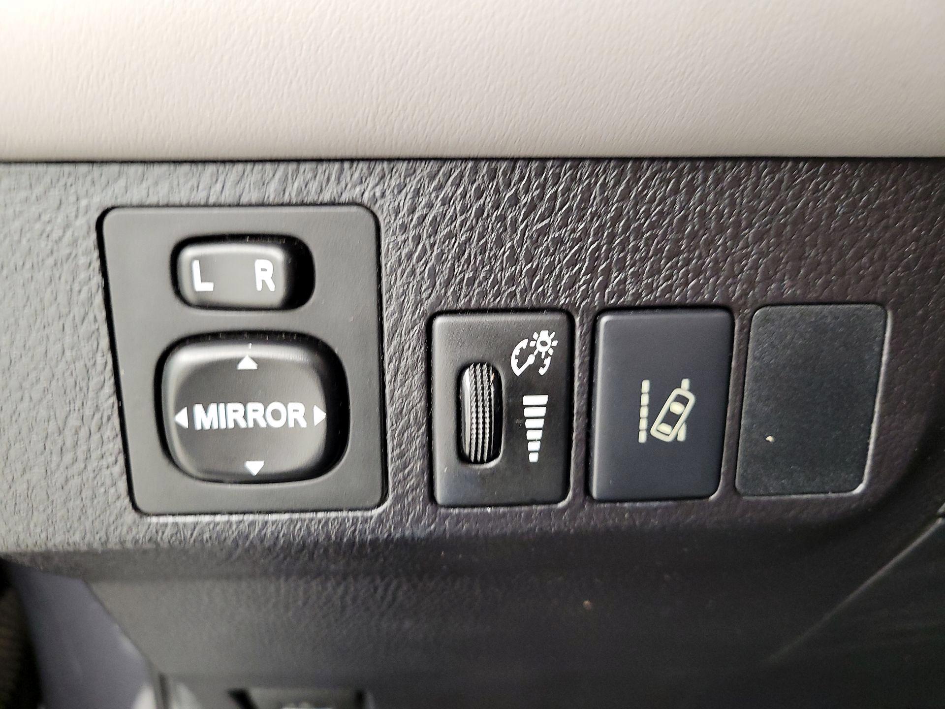 Thumbnail: 2017 Toyota RAV4 - 13