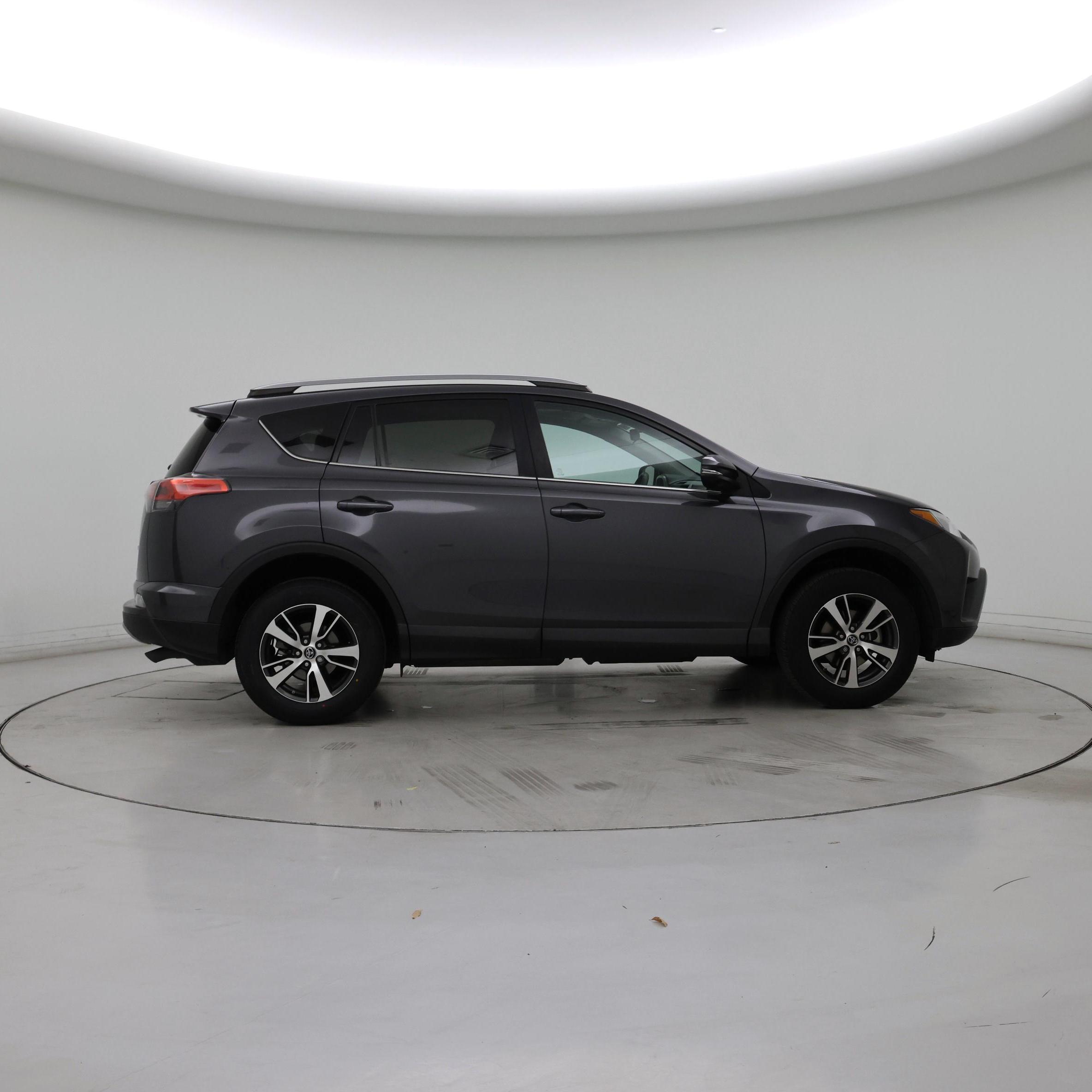 Thumbnail: 2017 Toyota RAV4 - 7