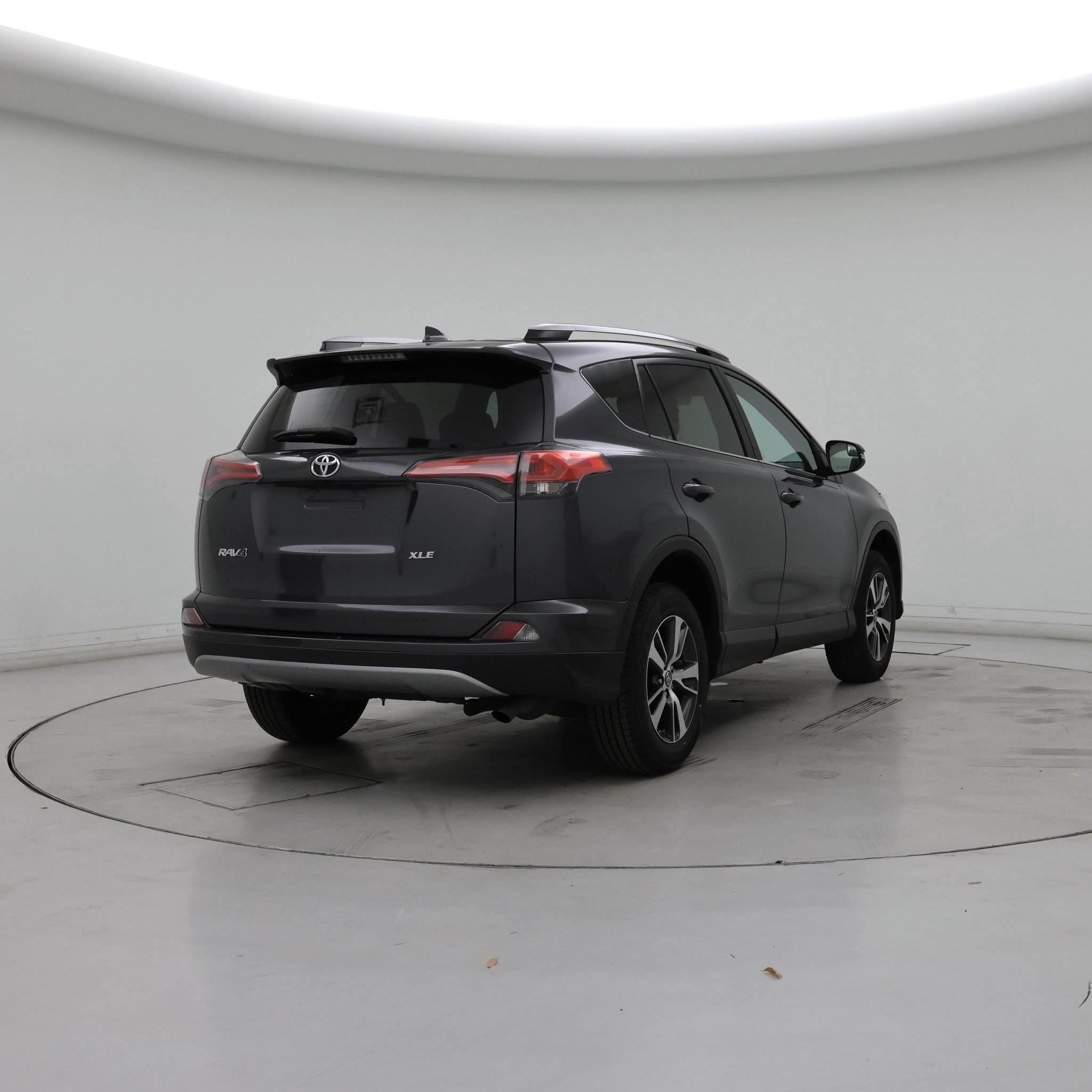 Thumbnail: 2017 Toyota RAV4 - 8