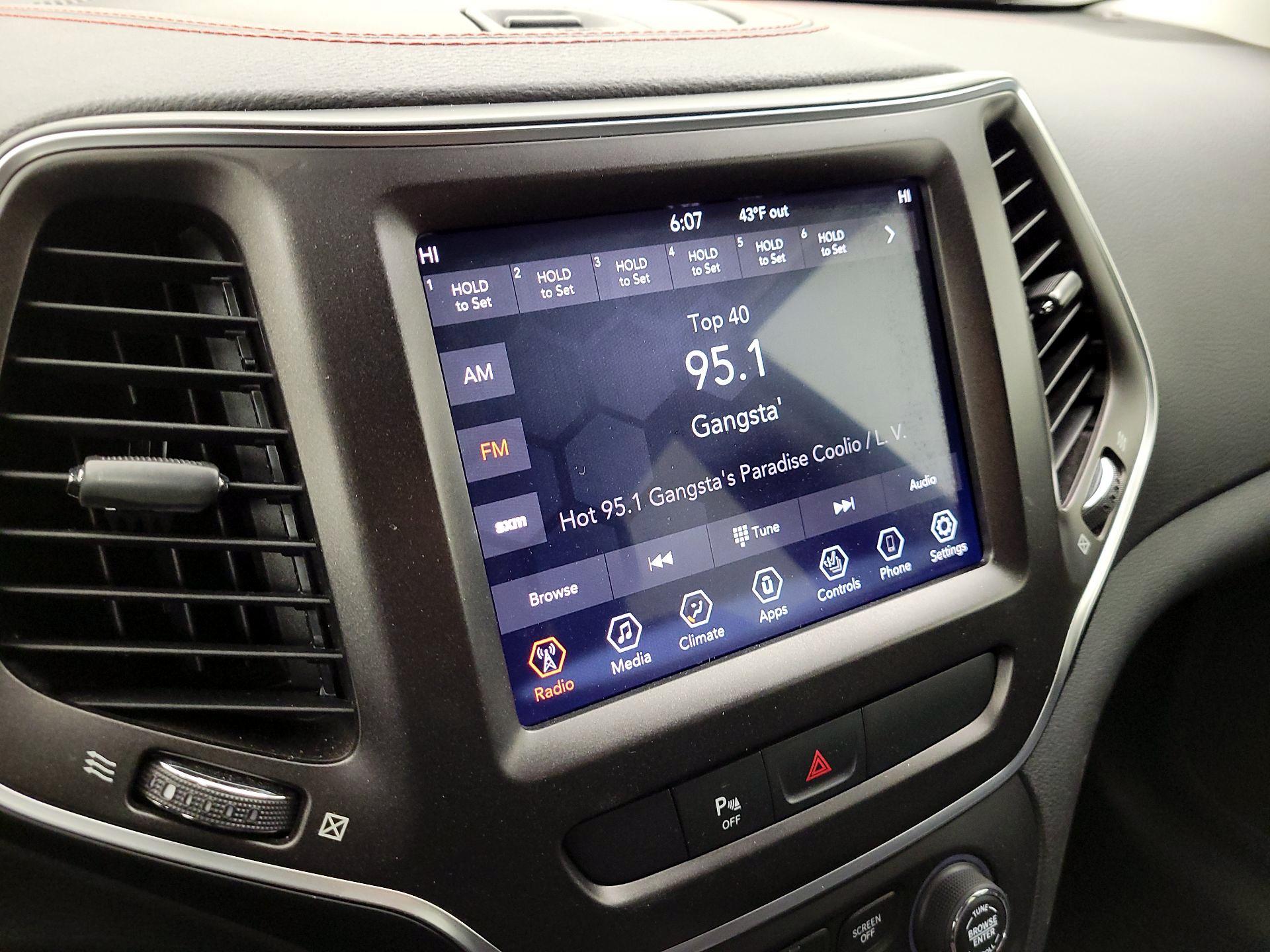 Thumbnail: 2019 Jeep Cherokee - 13