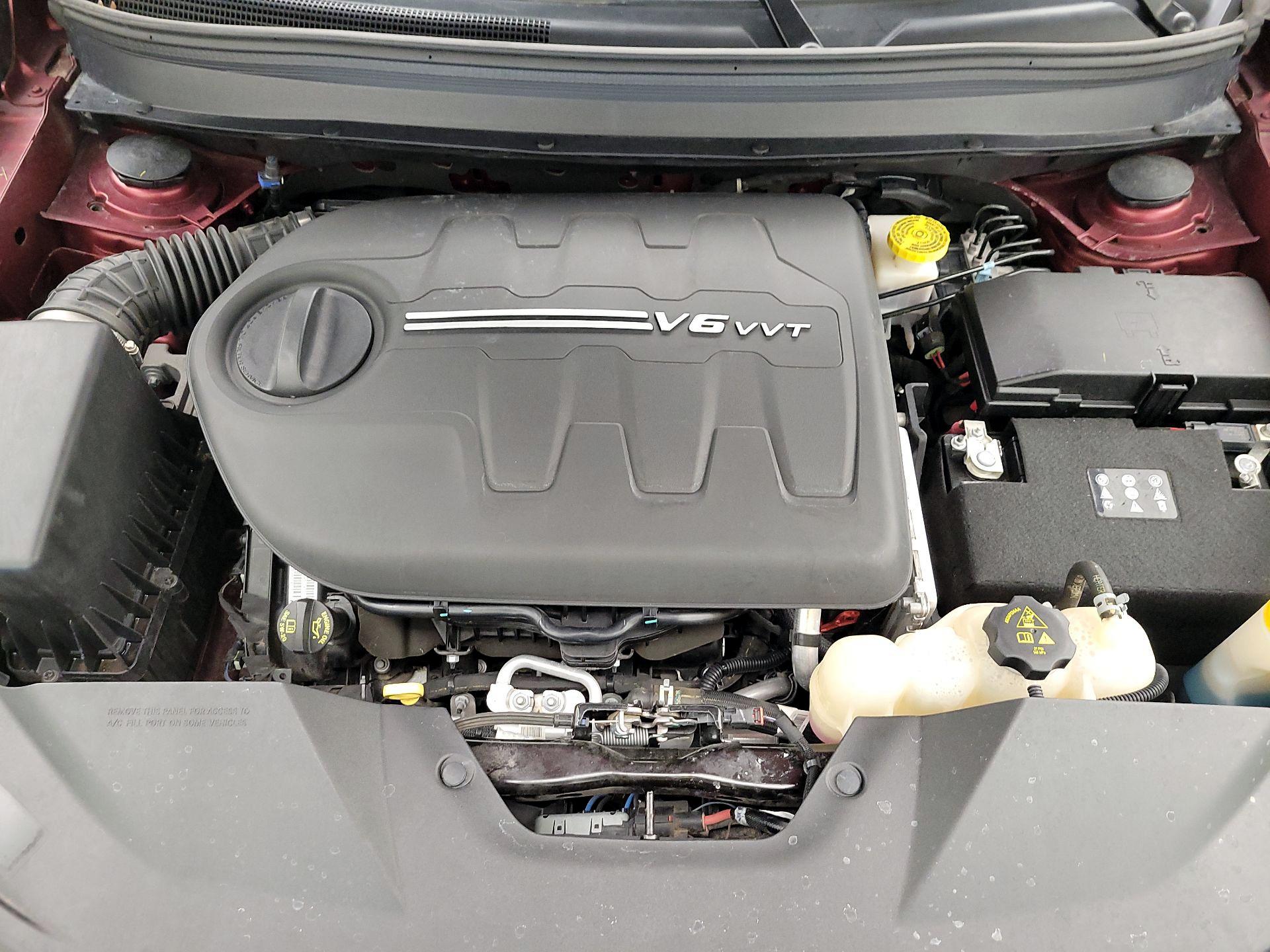 Thumbnail: 2019 Jeep Cherokee - 17