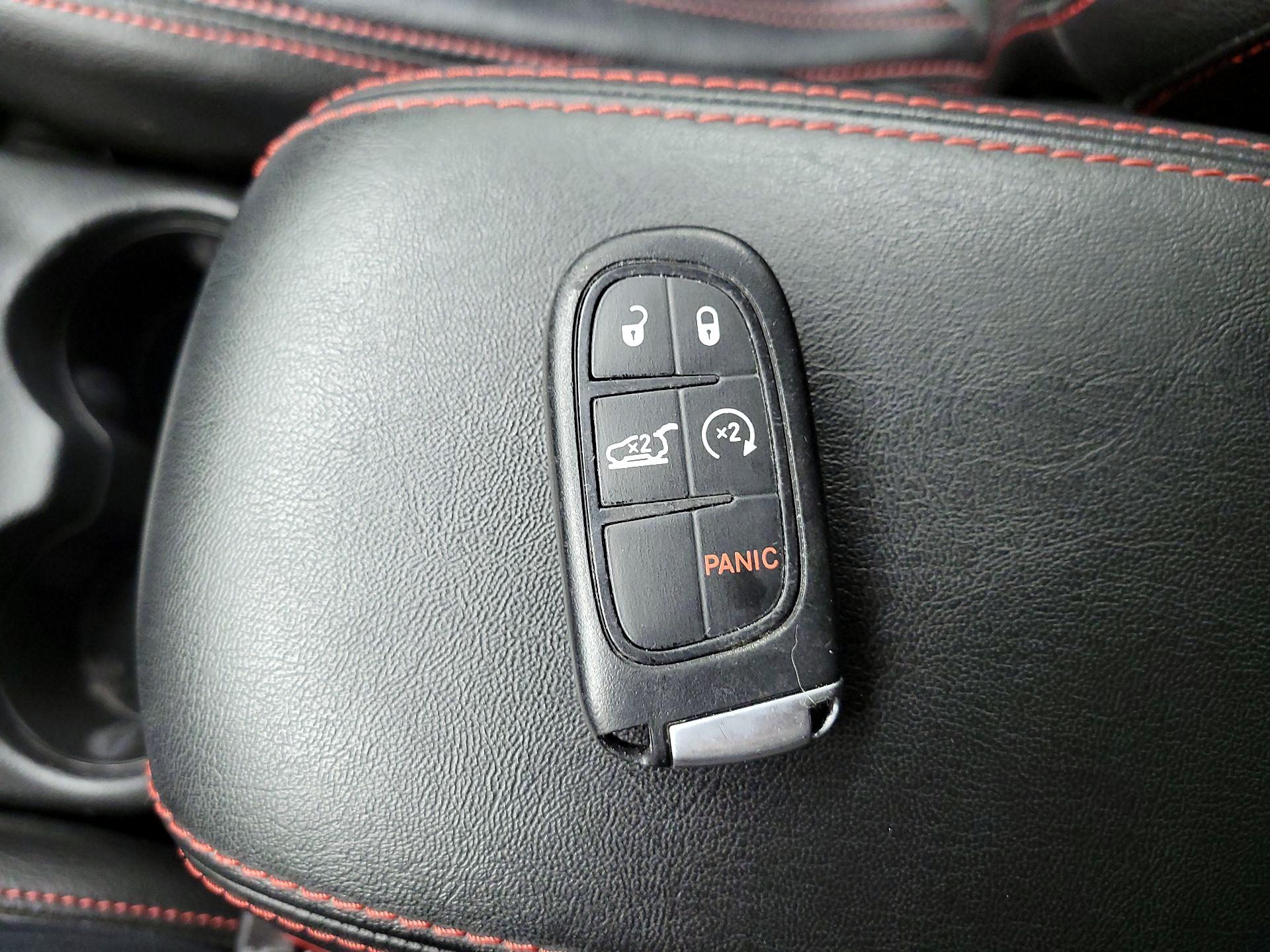 Thumbnail: 2019 Jeep Cherokee - 18