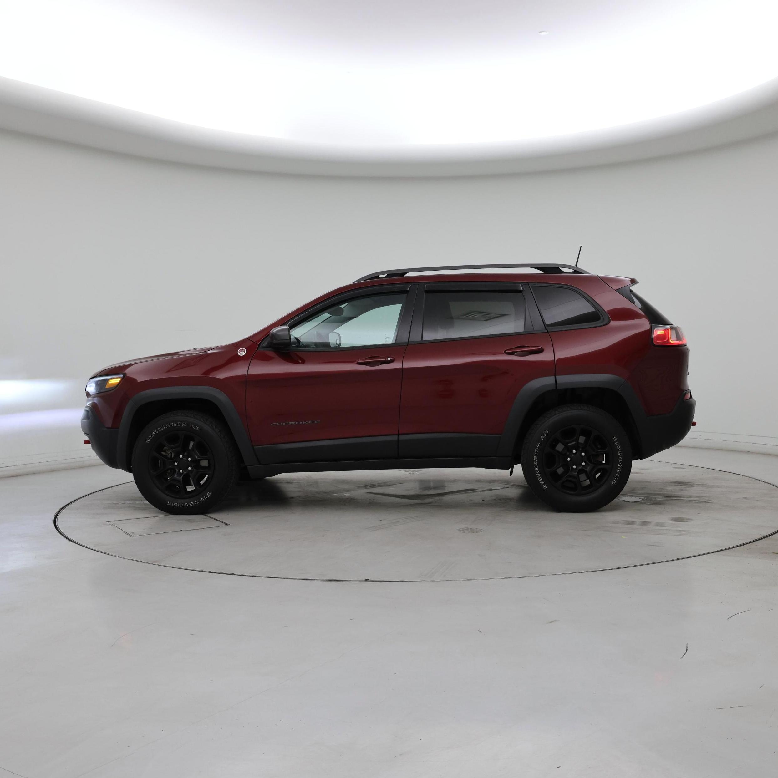 Thumbnail: 2019 Jeep Cherokee - 3